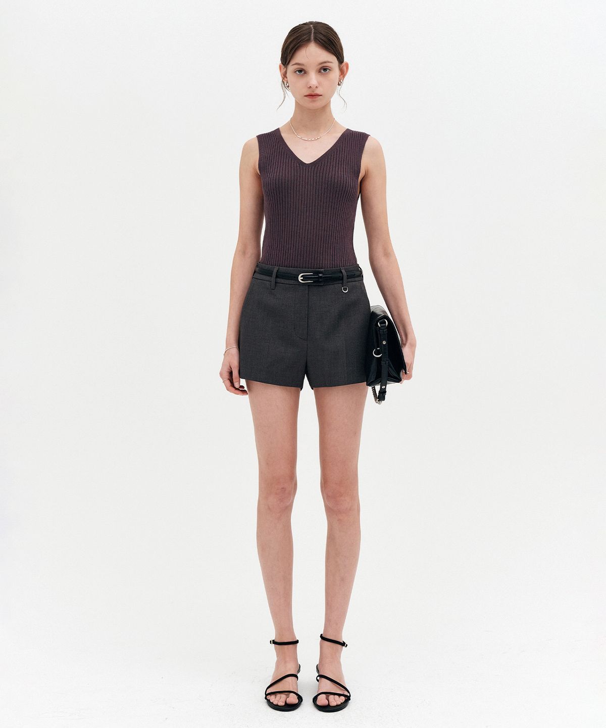 룩캐스트(LOOKAST) 엘로디 로우 웨이스트 마이크로 쇼츠_차콜 / ELODIE LOW WAIST MICRO SHORTS_CHARCOAL