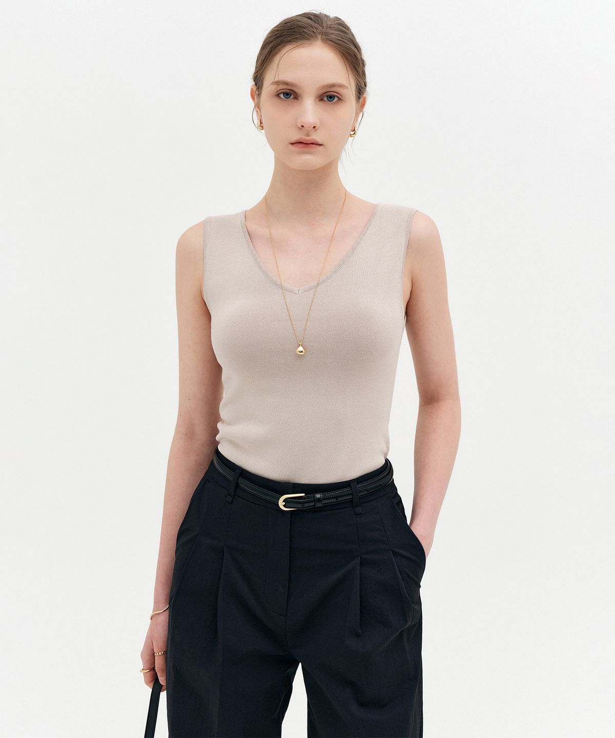 룩캐스트(LOOKAST) 다니엘 베이직 브이넥 슬리브리스 니트 / DANIEL BASIC V-NECK SLEEVELESS KNIT_3colors