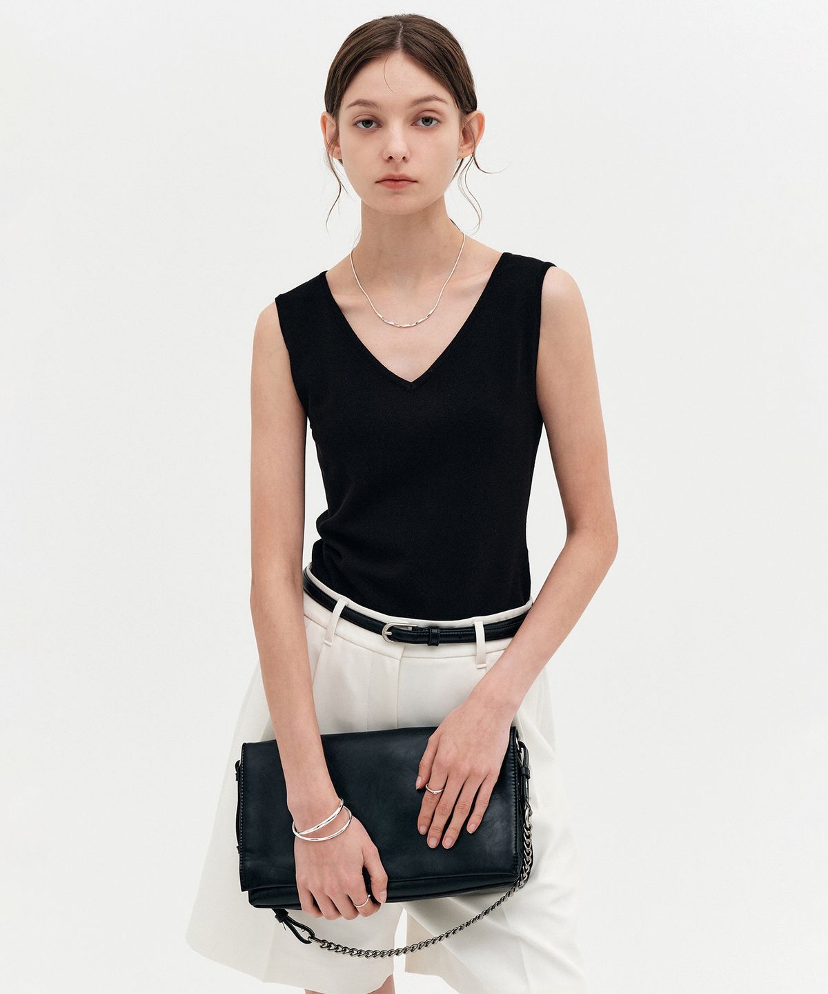 룩캐스트(LOOKAST) 다니엘 베이직 브이넥 슬리브리스 니트 / DANIEL BASIC V-NECK SLEEVELESS KNIT_3colors