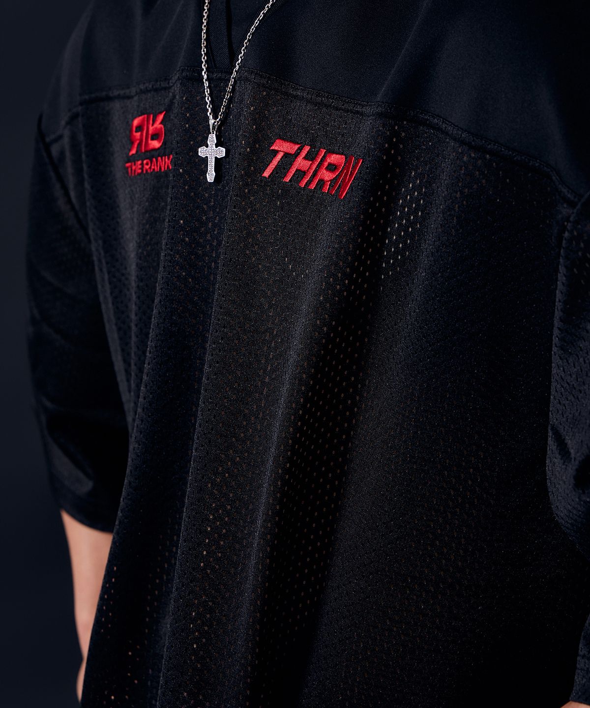 더랭크(THERANK) AIRGRID SPORTS MESH JERSEY [BLACK / RED]