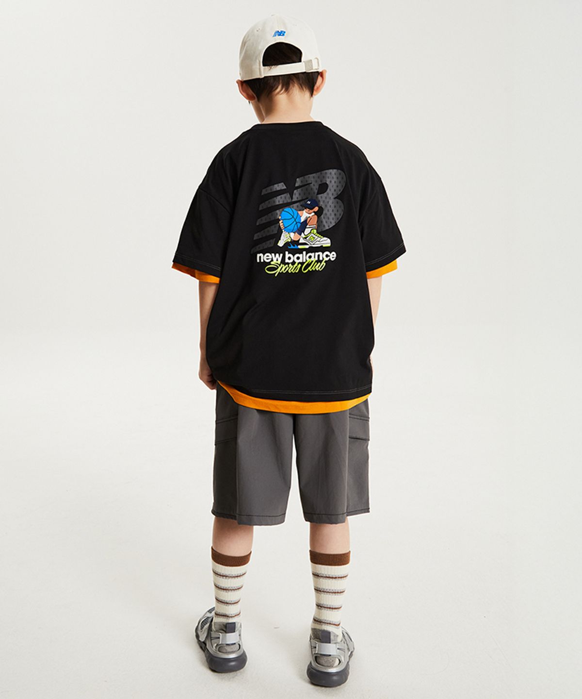 뉴발란스 키즈(NEWBALANCEKIDS) METALIC SUMMER_아동 일러스트 반팔티 + 우븐 스트레치 셋업 NK9YG2762U19