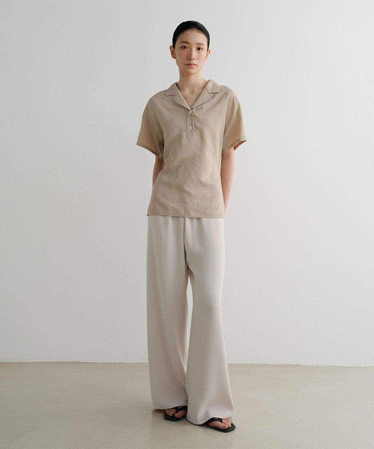 이아(EAAH) RAYON DRAWSTRING BLOUSE (BEIGE)