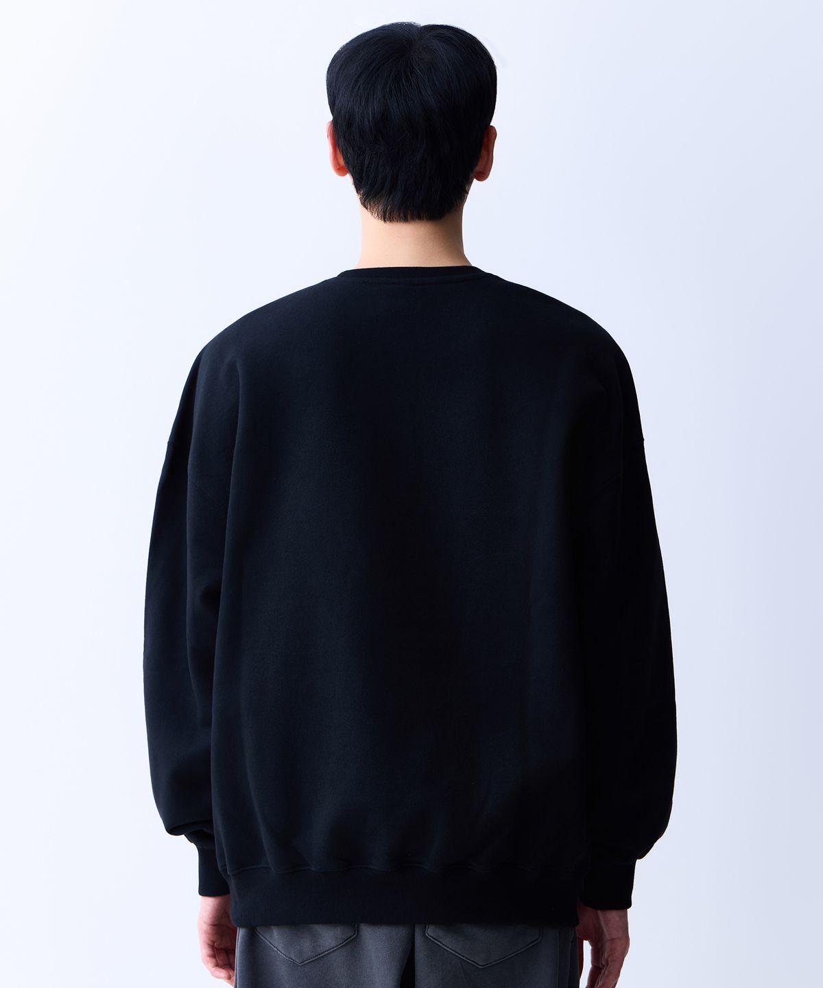 에이던엠(ADERNM) 플레임 스웨트셔츠 블랙