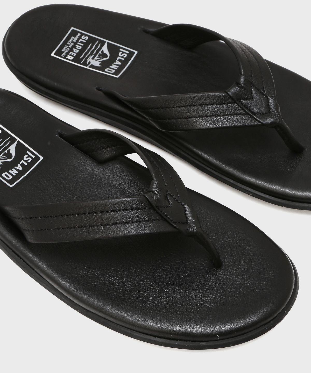 아일랜드 슬리퍼(ISLAND SLIPPER) 남여공용 블랙 클래식 레더 Y 슬라이드