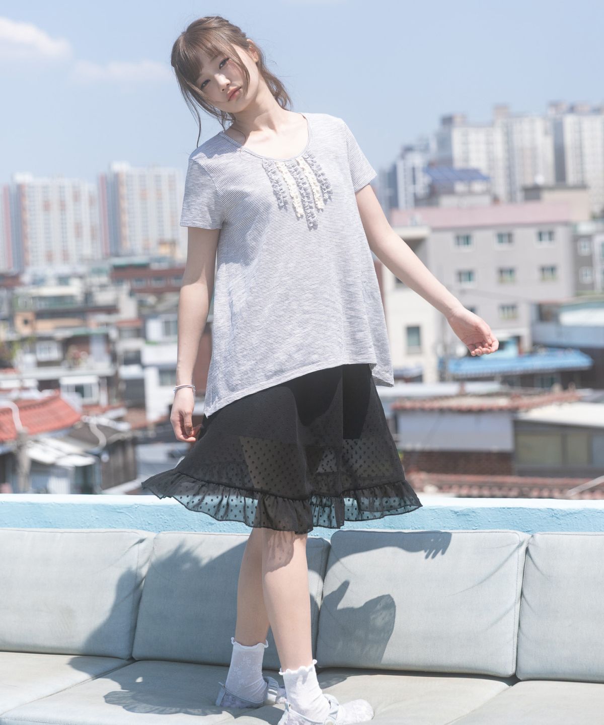 나이엔(NAAIEEN) 도트 시스루 프릴 미디 스커트