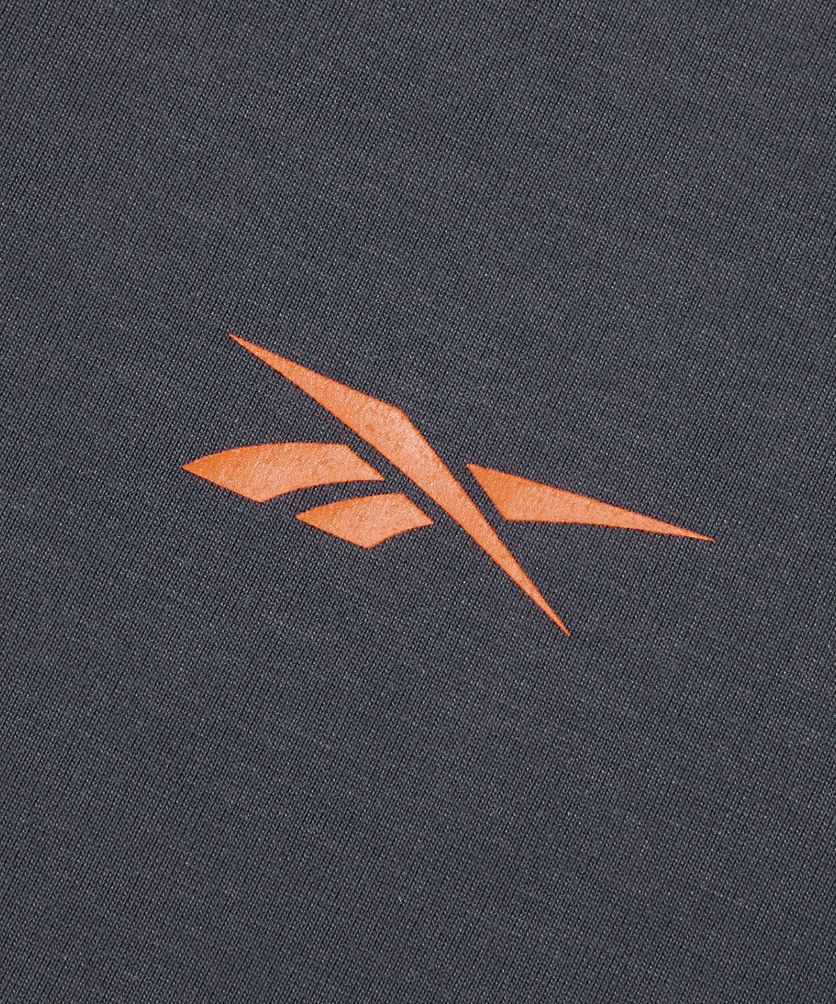 리복(REEBOK) 아카이브 로고 드라이 쿨 반팔티 - 차콜
