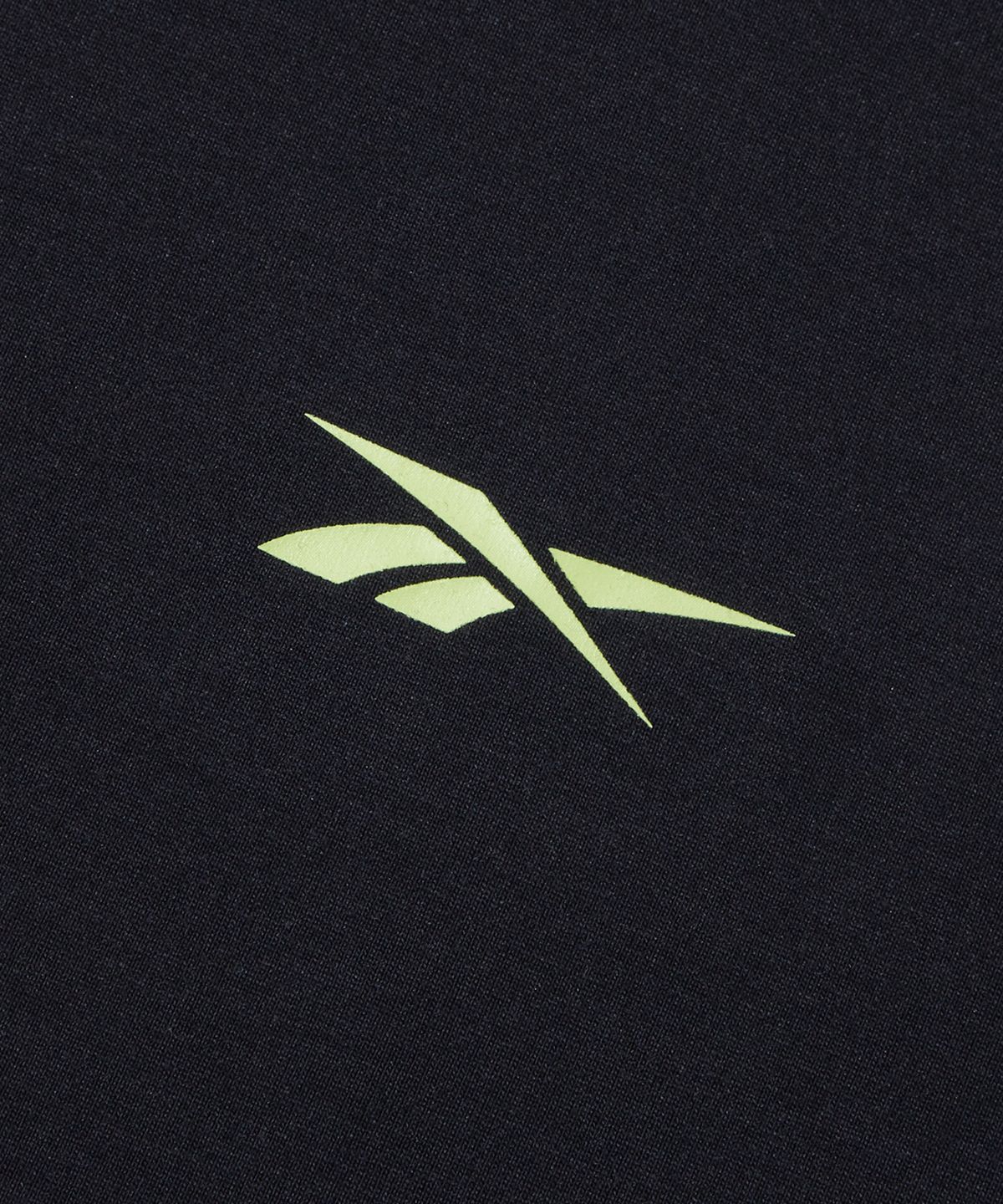 리복(REEBOK) 아카이브 로고 드라이 쿨 반팔티 - 블랙