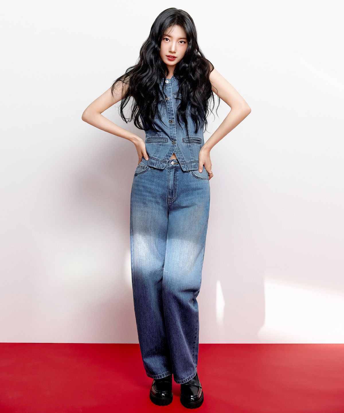 게스(GUESS) 1color 인디고 베스트 YQ2D6866