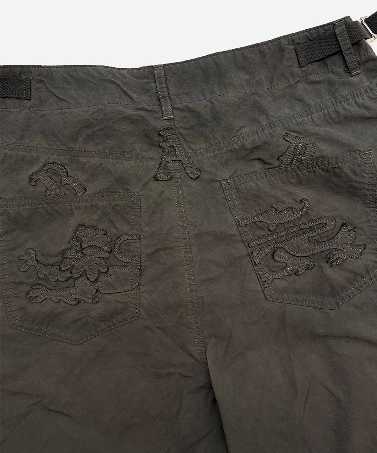 배드블러드(BADBLOOD) Arc Bermuda Pants - Charcoal