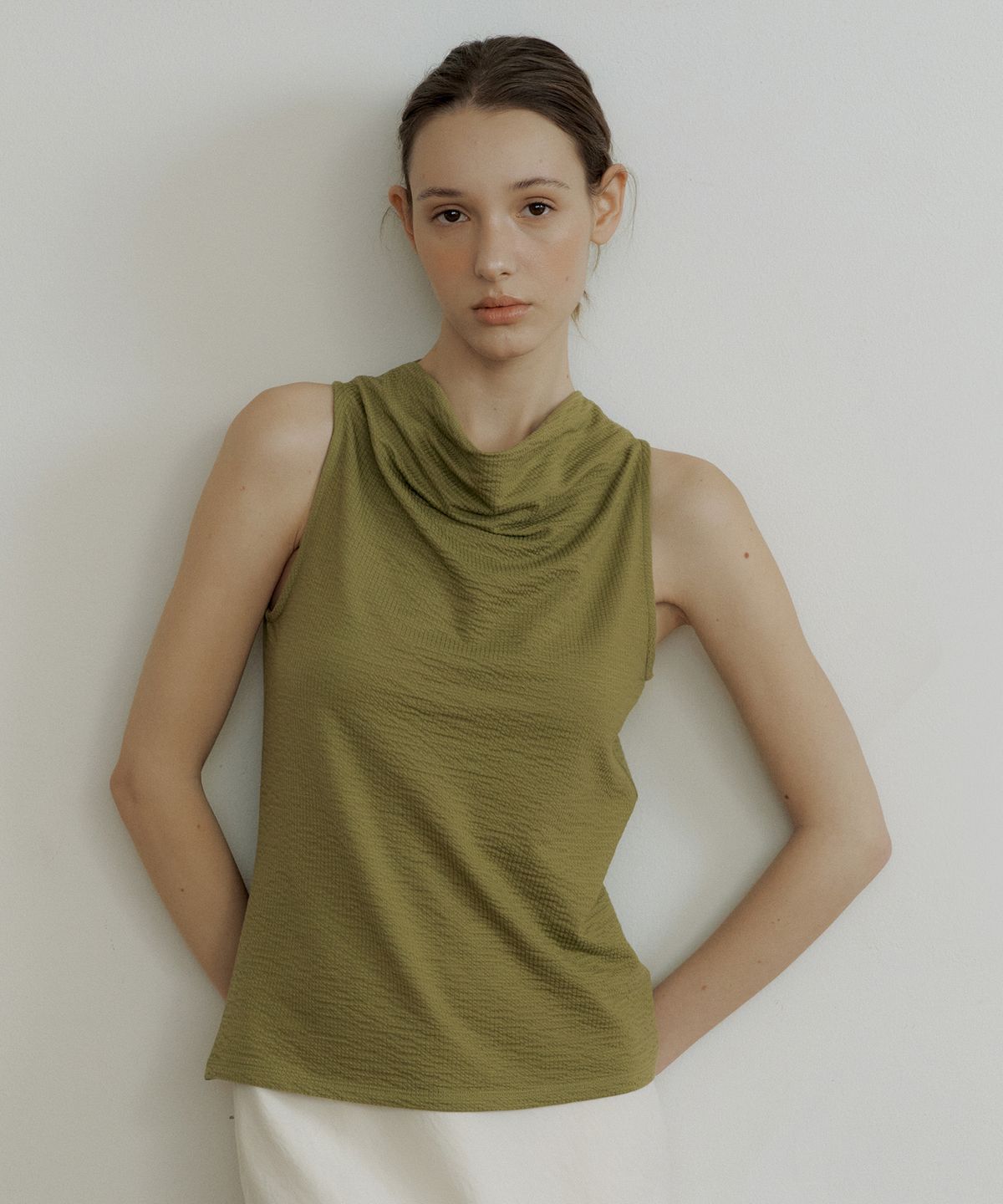 오떼뜨(OCTETTE) RIB JERSEY COWL SLEEVELESS_2COLOR