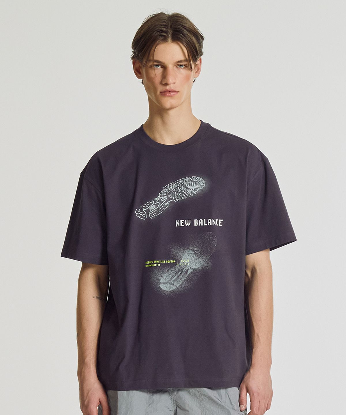 뉴발란스(NEW BALANCE) NBNEG31703 / UNI 트랙스터 반팔티 (PURPLE)