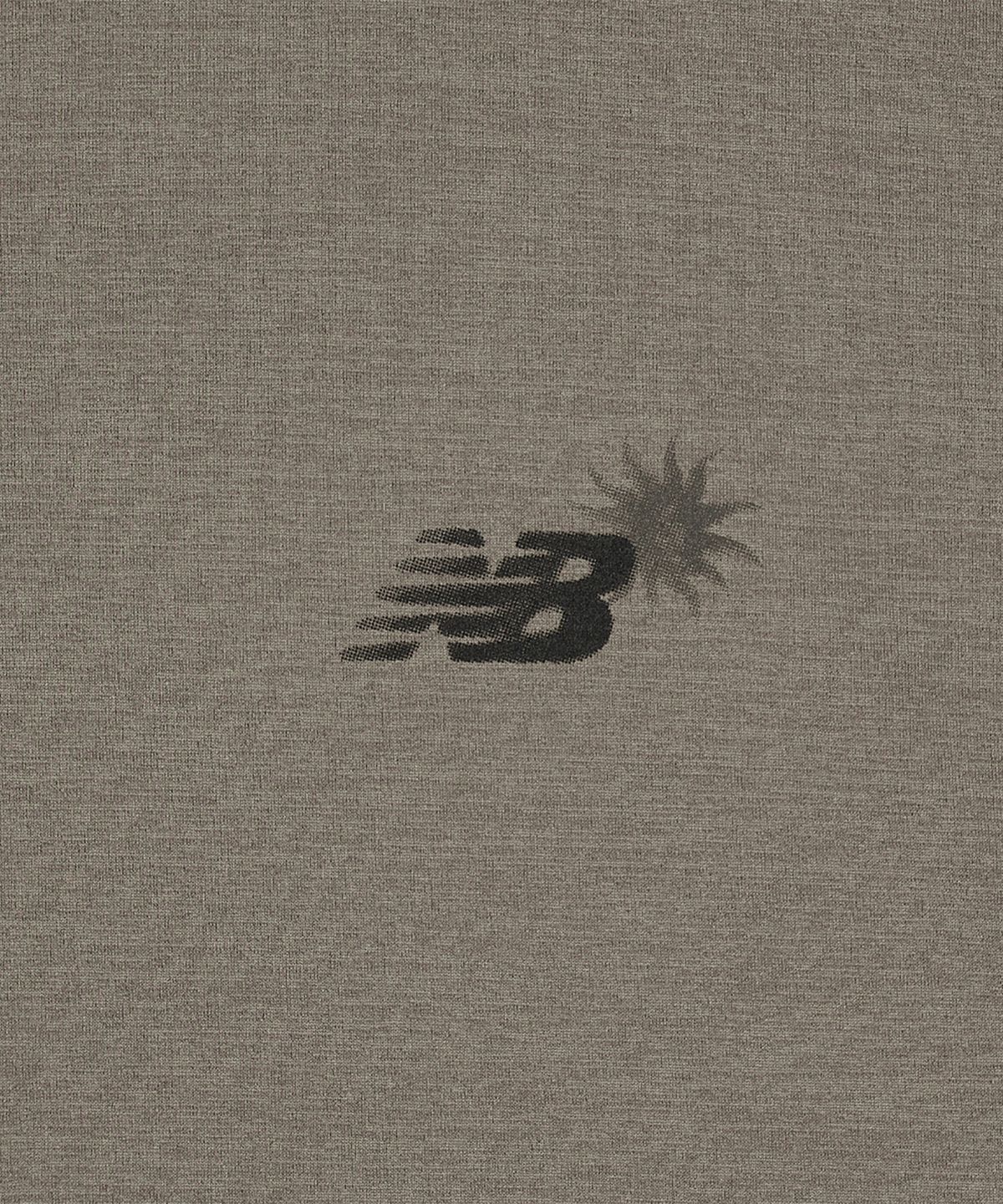 뉴발란스(NEW BALANCE) NBNEG31653 / UNI 써니 레이니 워터 레터링 반팔티 (DARK BEIGE)