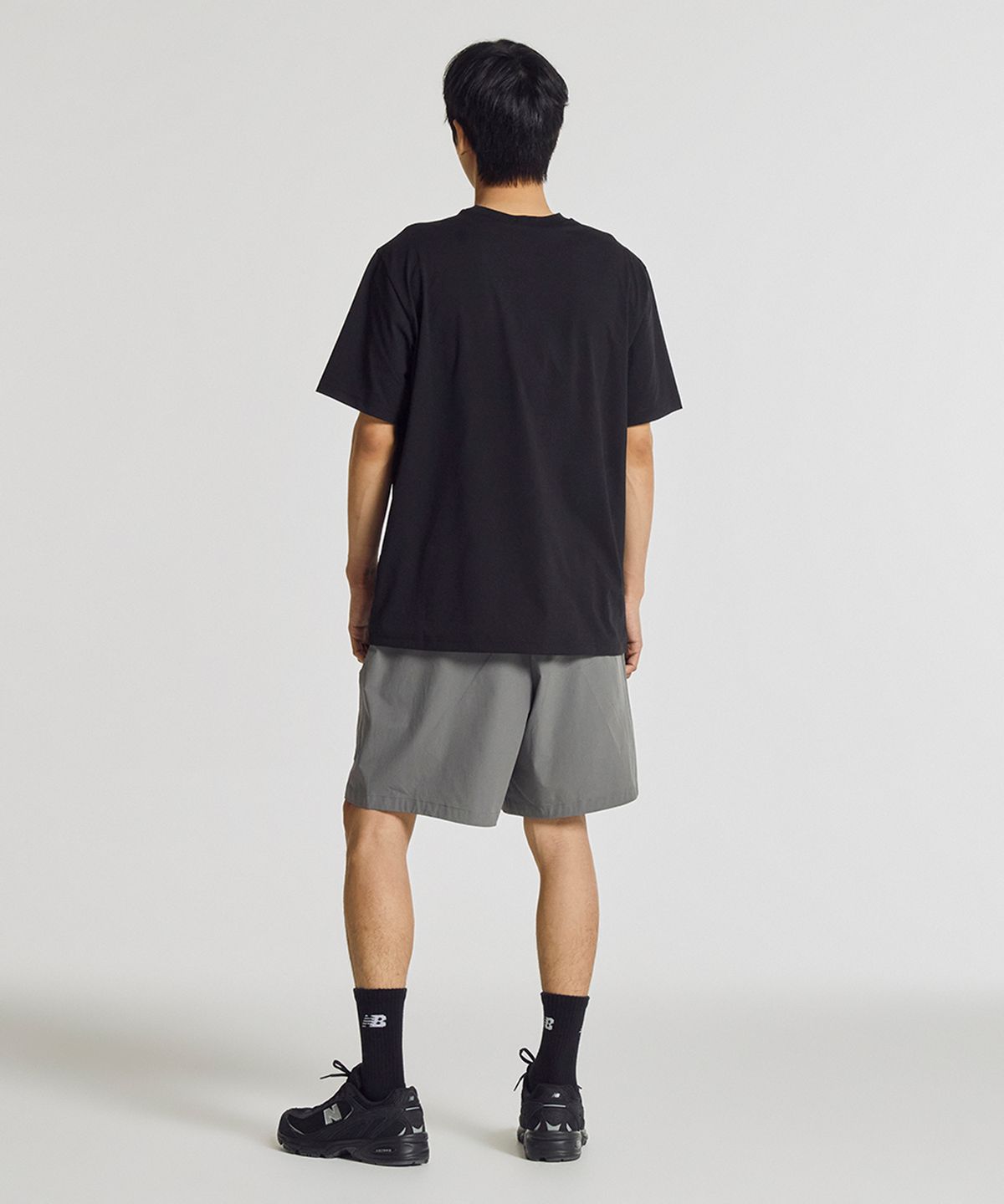 뉴발란스(NEW BALANCE) NBNEG31633 / UNI FROZEN ESSENTIAL 스몰로고 반팔티 (BLACK)