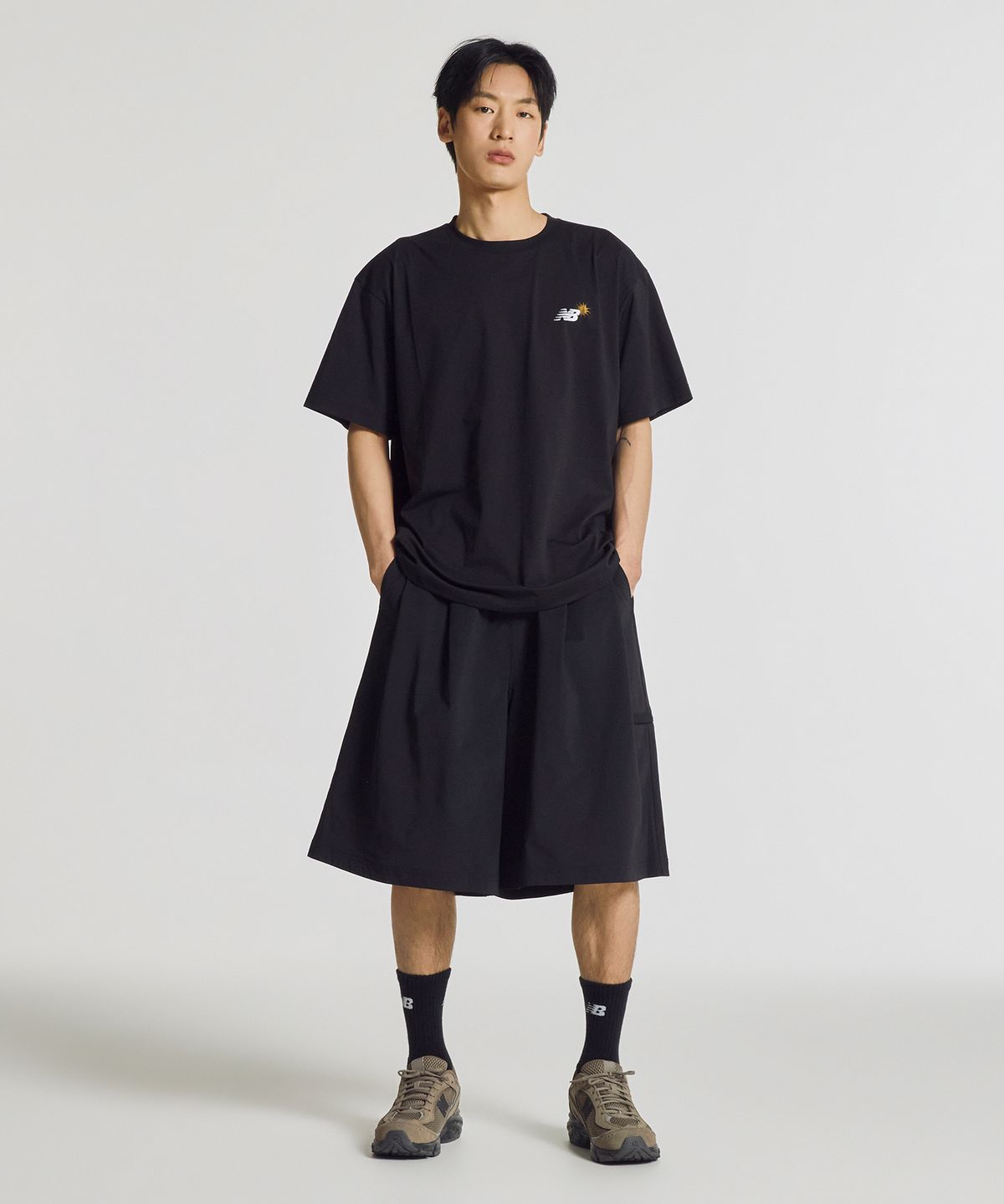 뉴발란스(NEW BALANCE) NBNVG31713 / UNI 에어 라이트 6부 니트 버뮤다 쇼츠 (BLACK)