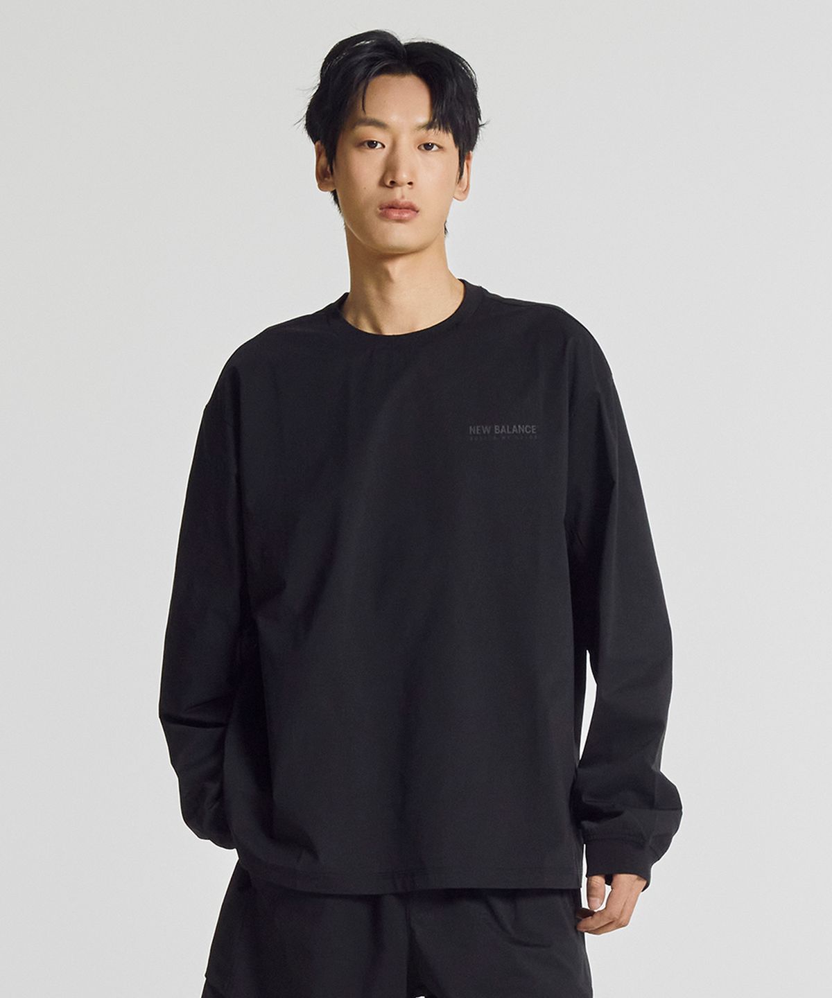 뉴발란스(NEW BALANCE) NBNDG31713 / UNI 에어 라이트 슬리브 티셔츠 (BLACK)