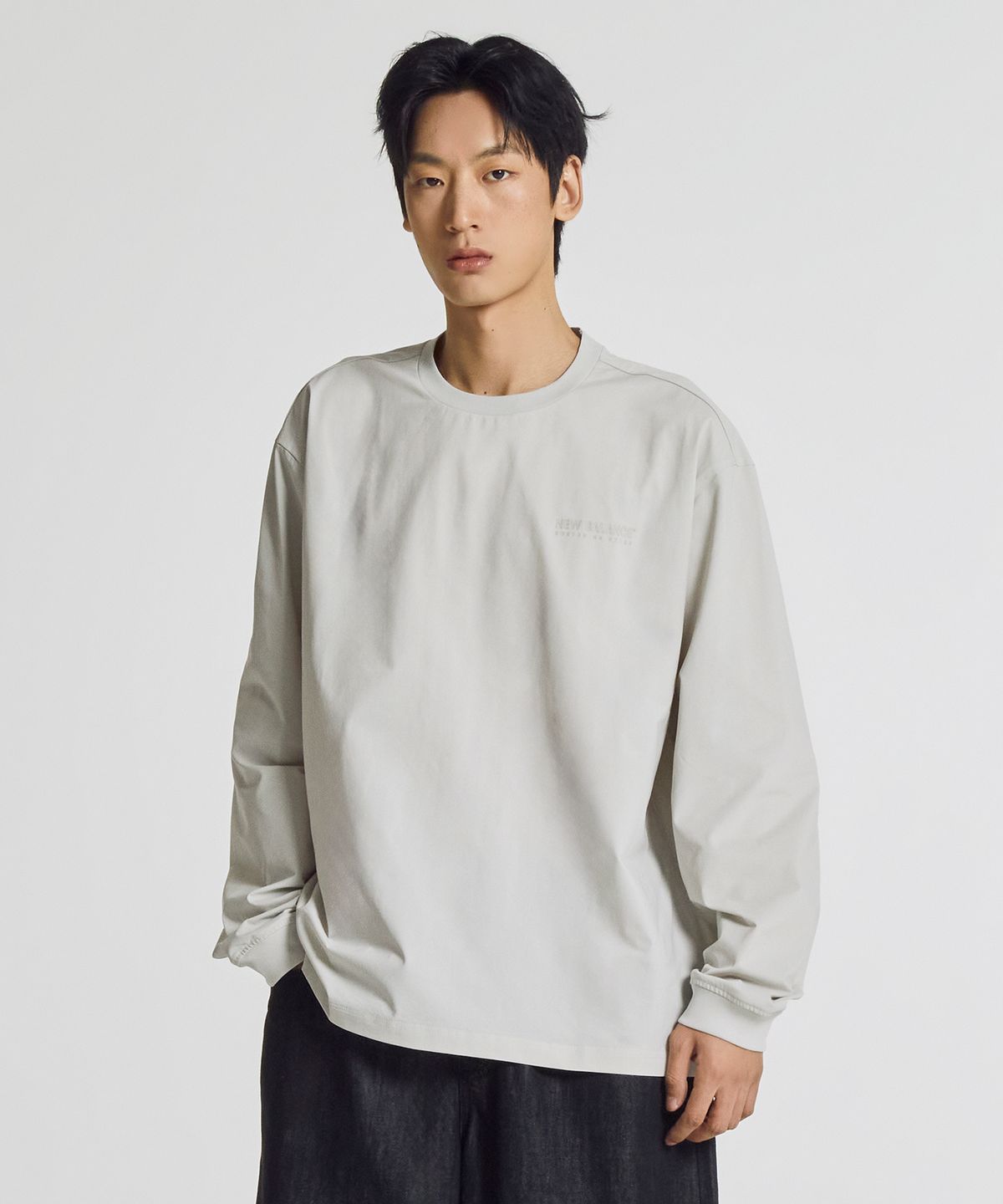 뉴발란스(NEW BALANCE) NBNDG31713 / UNI 에어 라이트 슬리브 티셔츠 (L/GRAY)