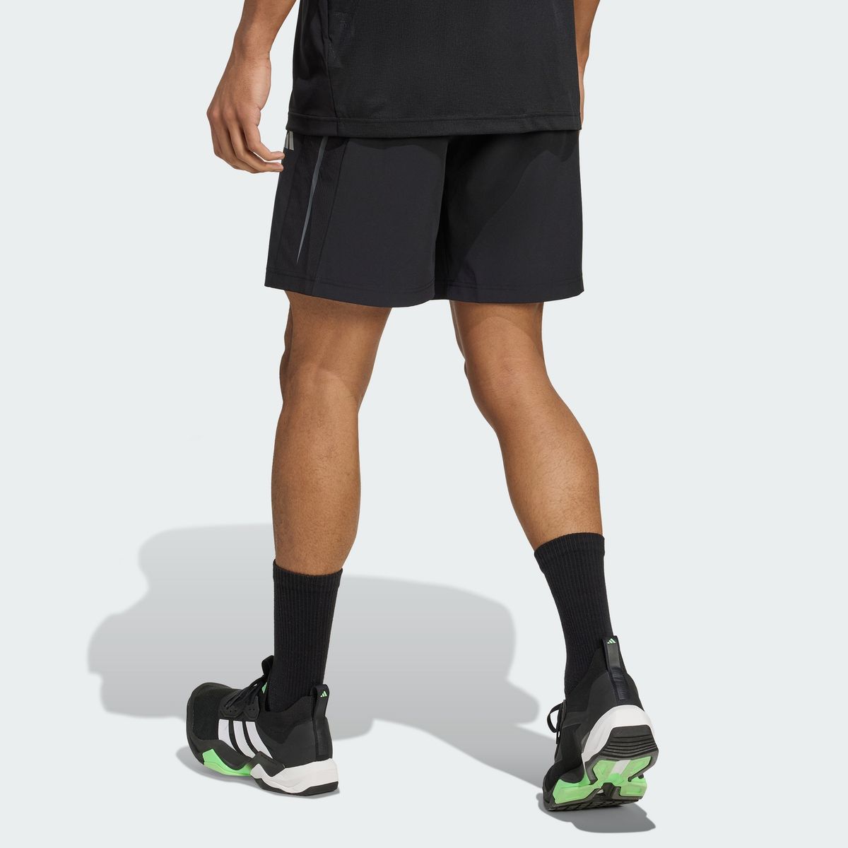 아디다스(ADIDAS) 테크 어패럴 쇼츠 JZ8496