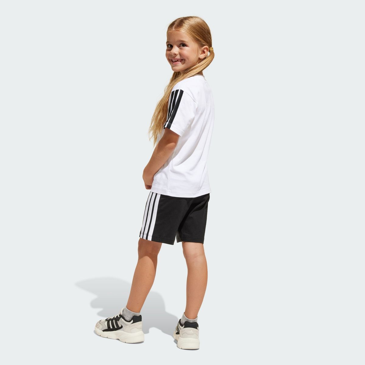 아디다스 키즈(ADIDAS KIDS) 에센셜 티 세트 키즈 JE1401