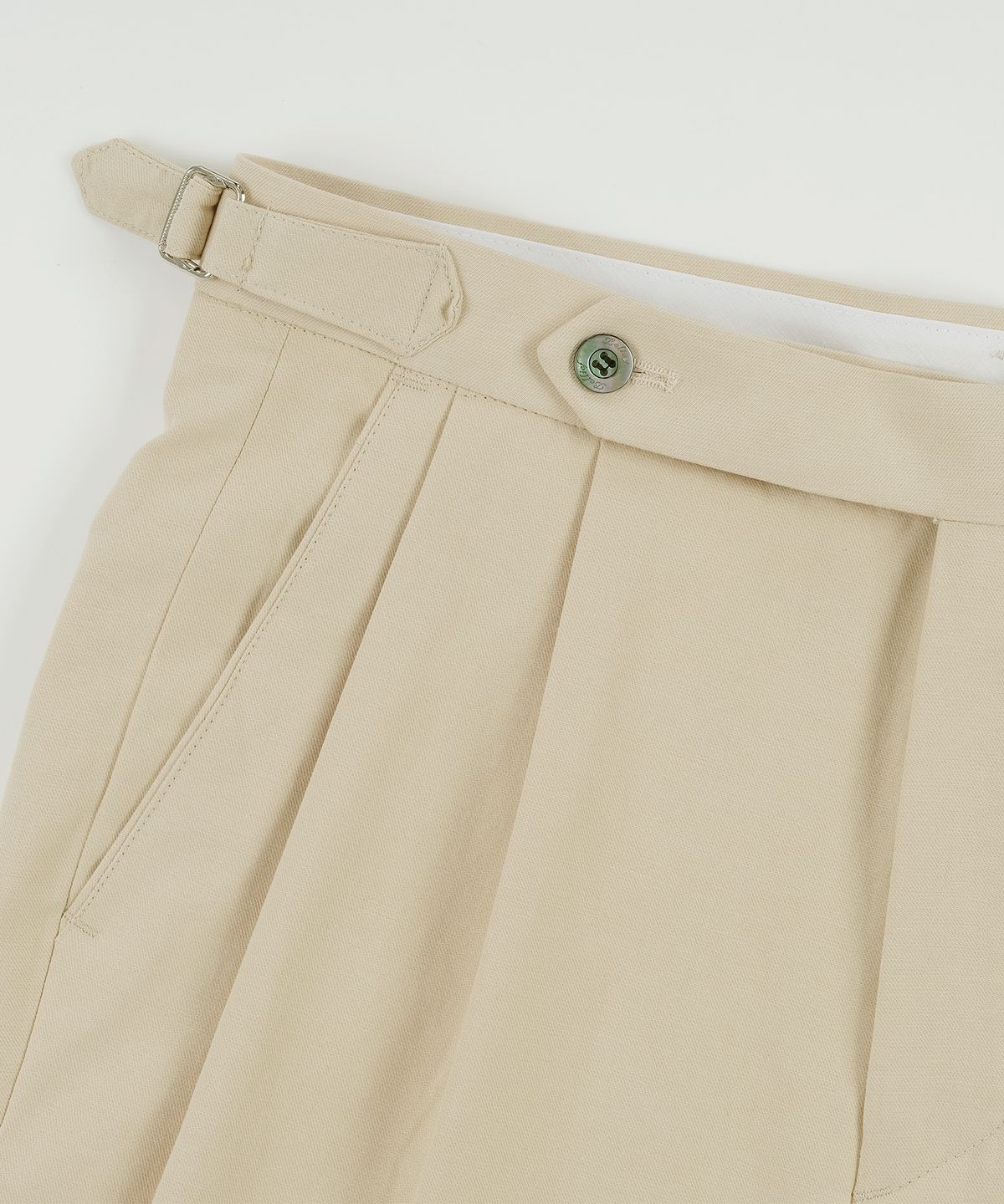 벨리프(BELLIEF) Essential Linen Cotton Twill Adjust 2-Pleated Relaxed Chino (Beige)