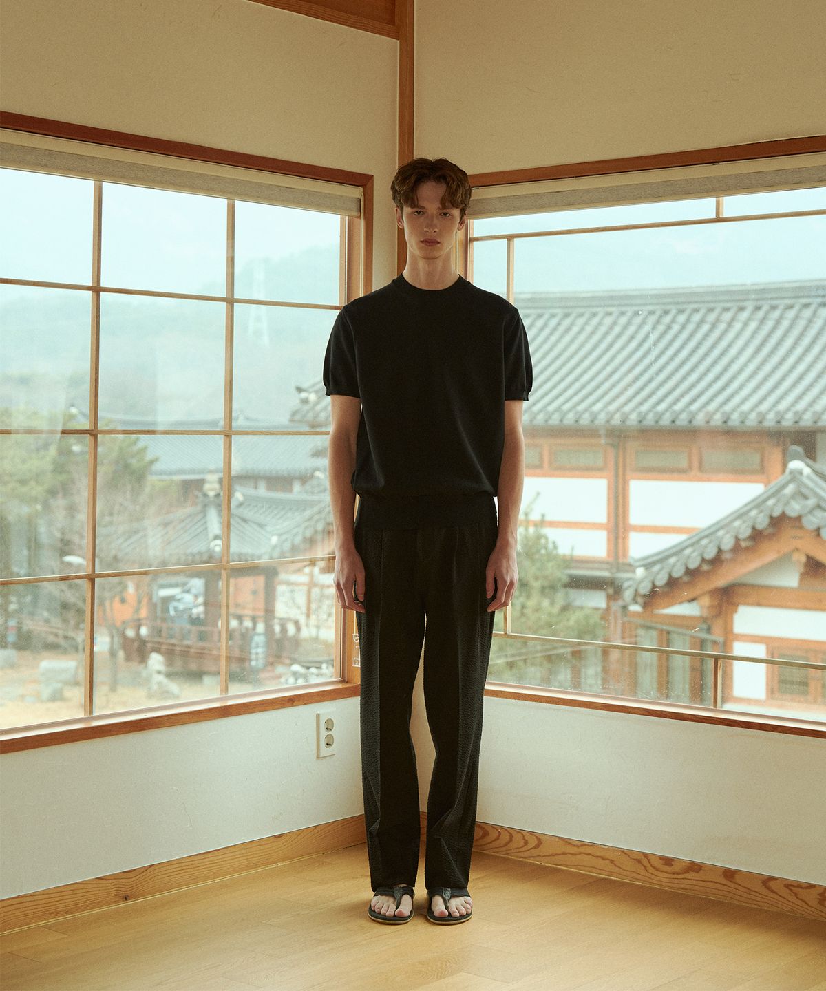 벨리프(BELLIEF) Essential Seersucker Adjust 2-Pleated Relaxed Chino (Black)