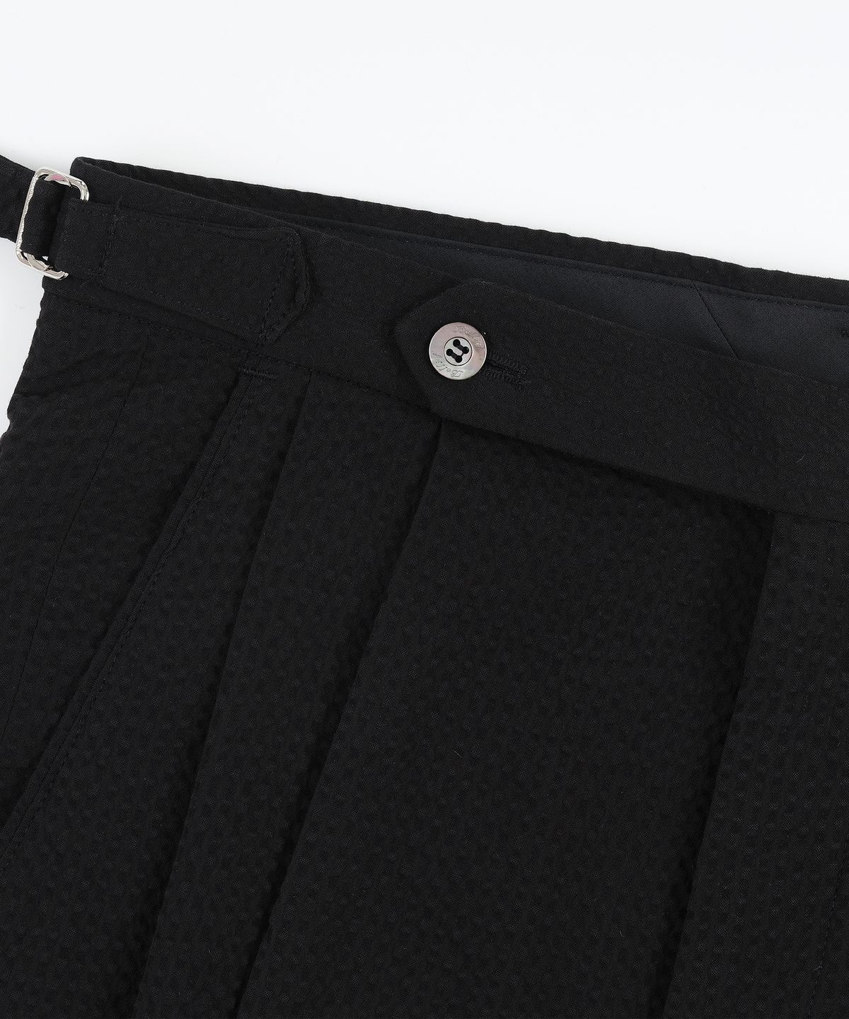 벨리프(BELLIEF) Essential Seersucker Adjust 2-Pleated Relaxed Chino (Black)