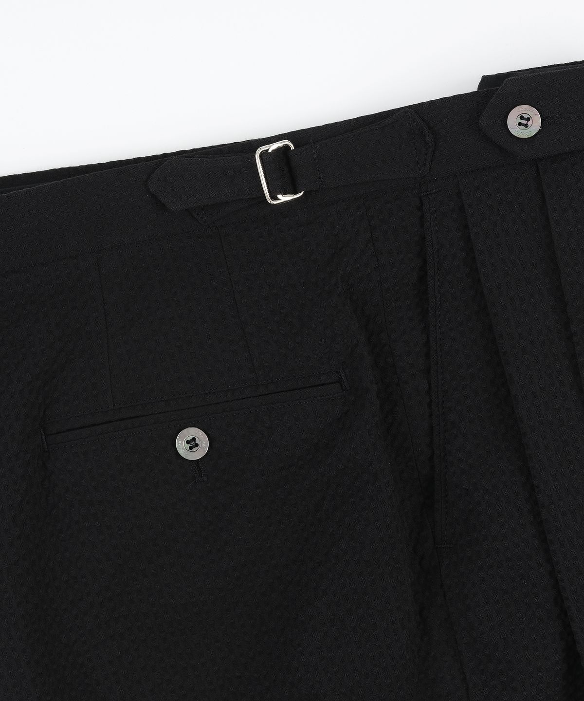 벨리프(BELLIEF) Essential Seersucker Adjust 2-Pleated Relaxed Chino (Black)