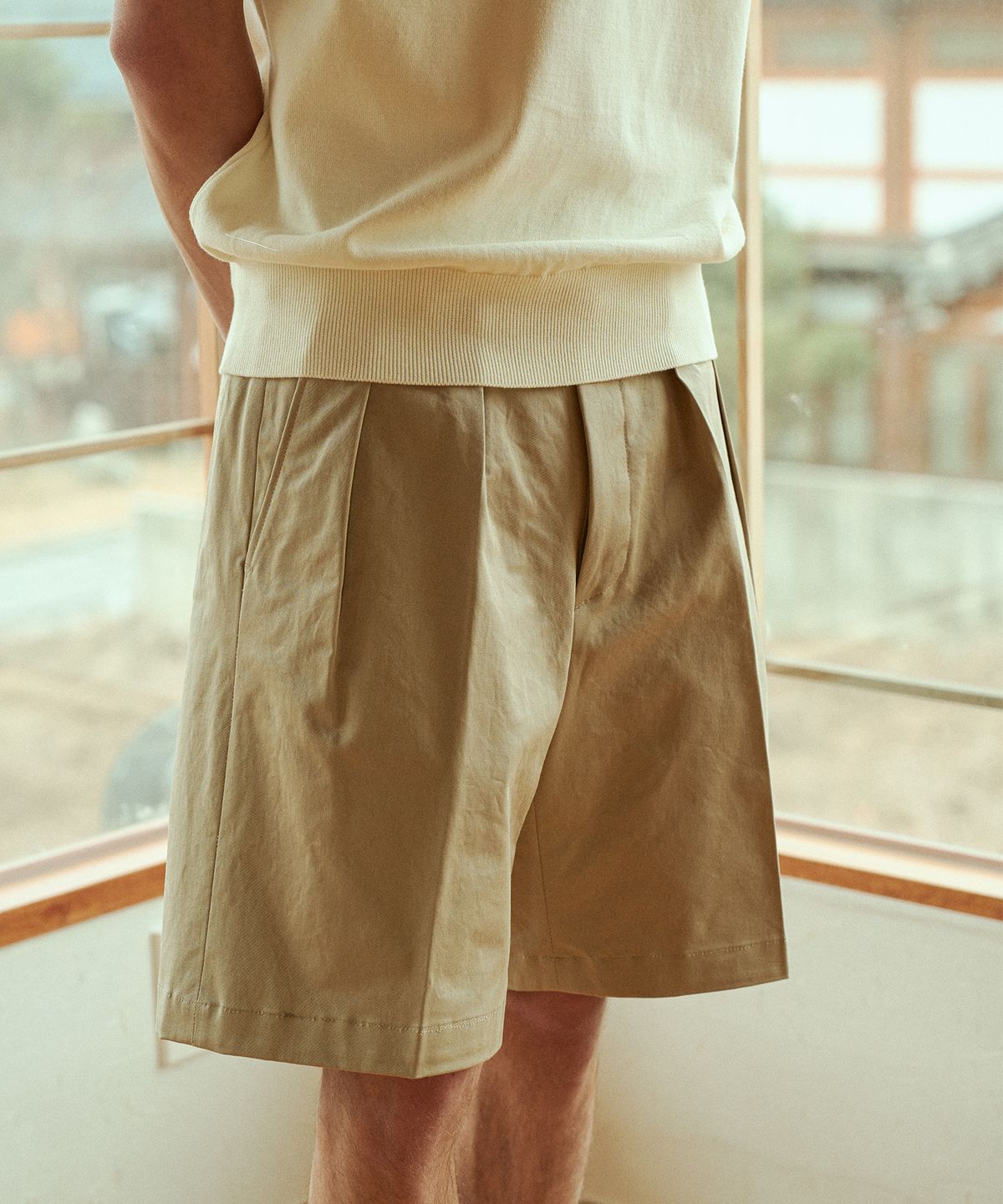 벨리프(BELLIEF) Essential Cotton 2-Pleated Chino Shorts (Beige)