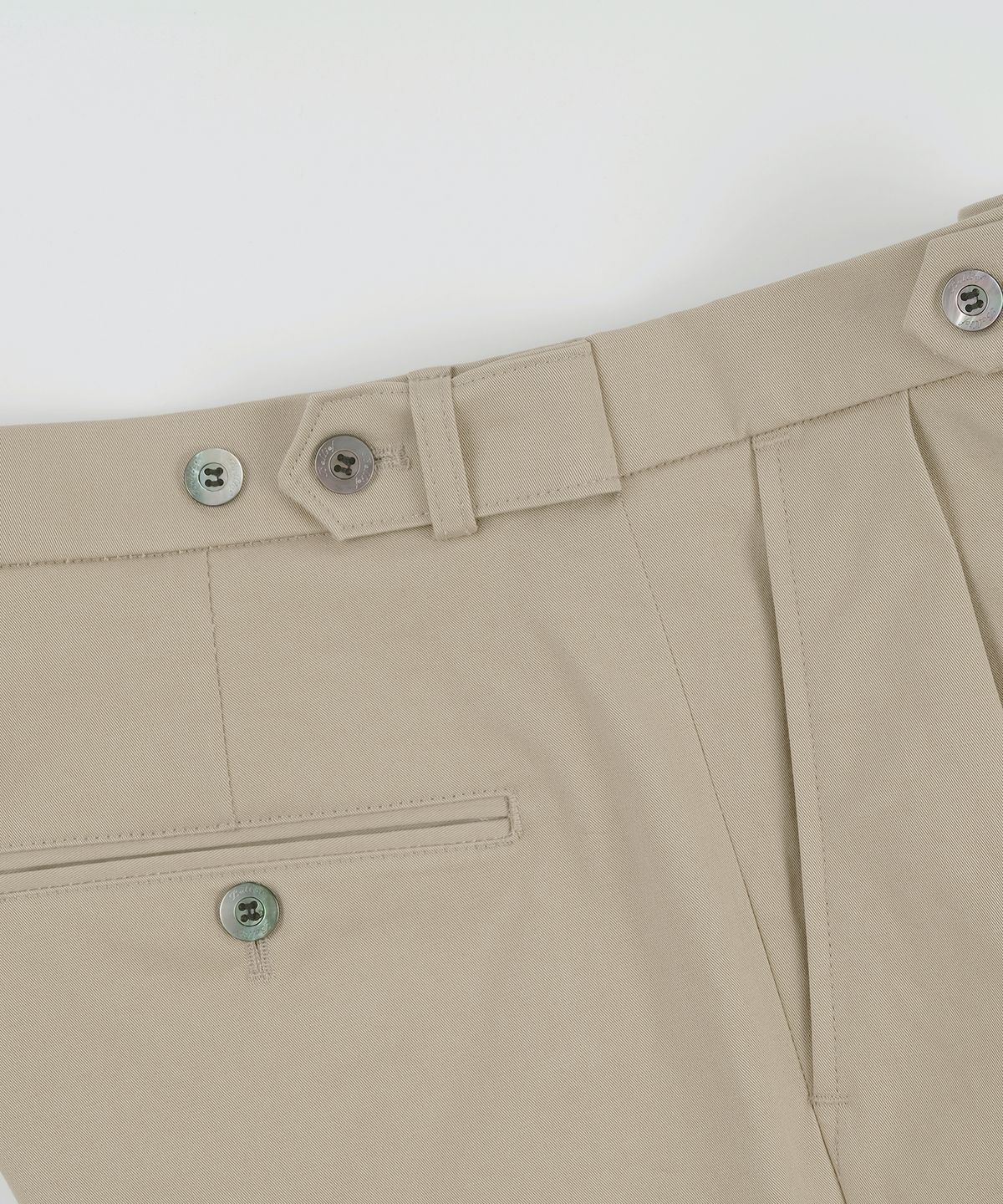 벨리프(BELLIEF) Essential Cotton 2-Pleated Chino Shorts (Beige)