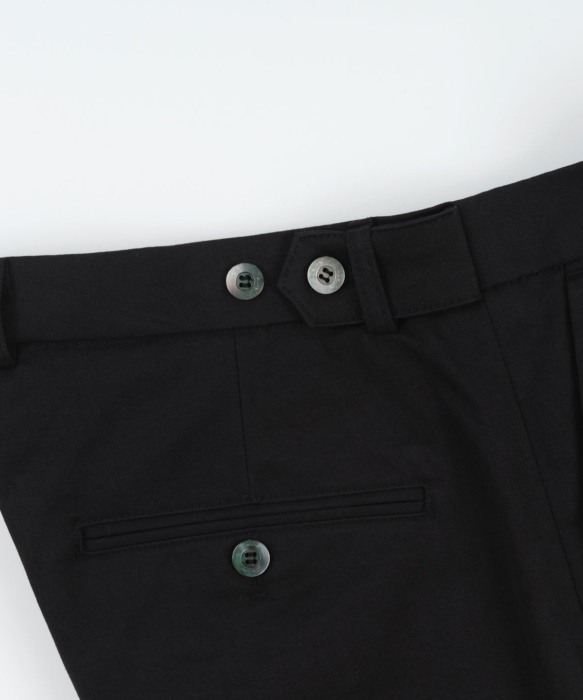 벨리프(BELLIEF) Essential Cotton 2-Pleated Chino Shorts (Black)