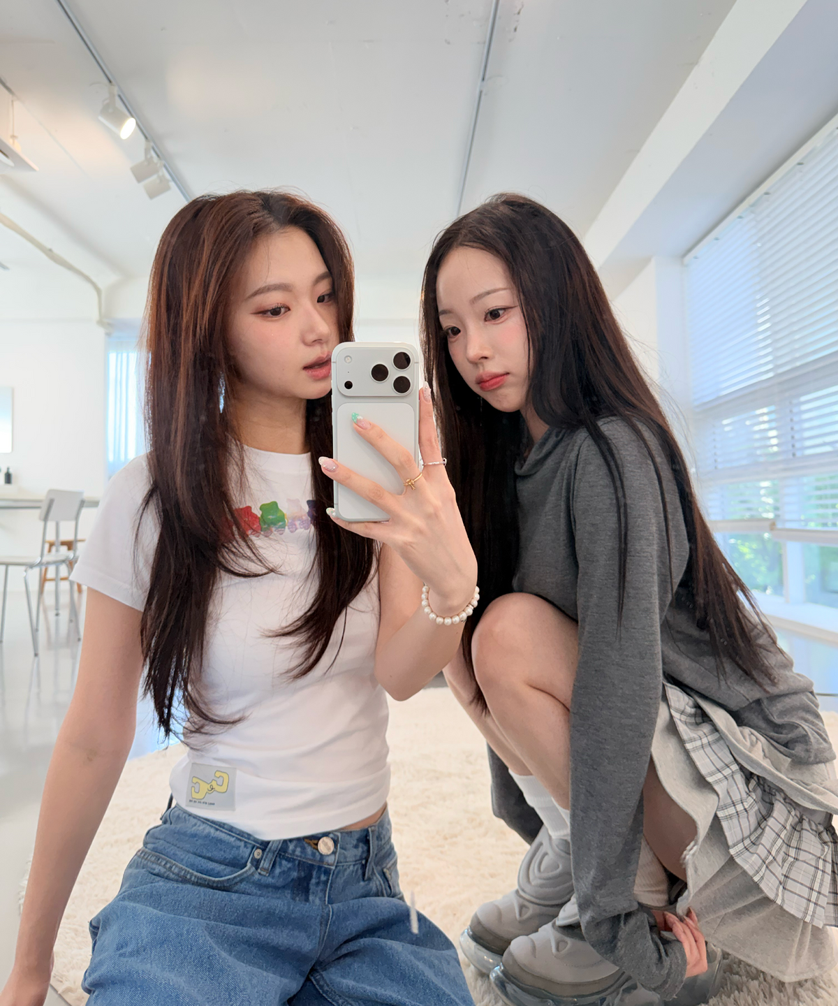 챈스챈스(CHANCECHANCE) CEC JELLY BEAR WOMAN T-SHIRT(WHITE)