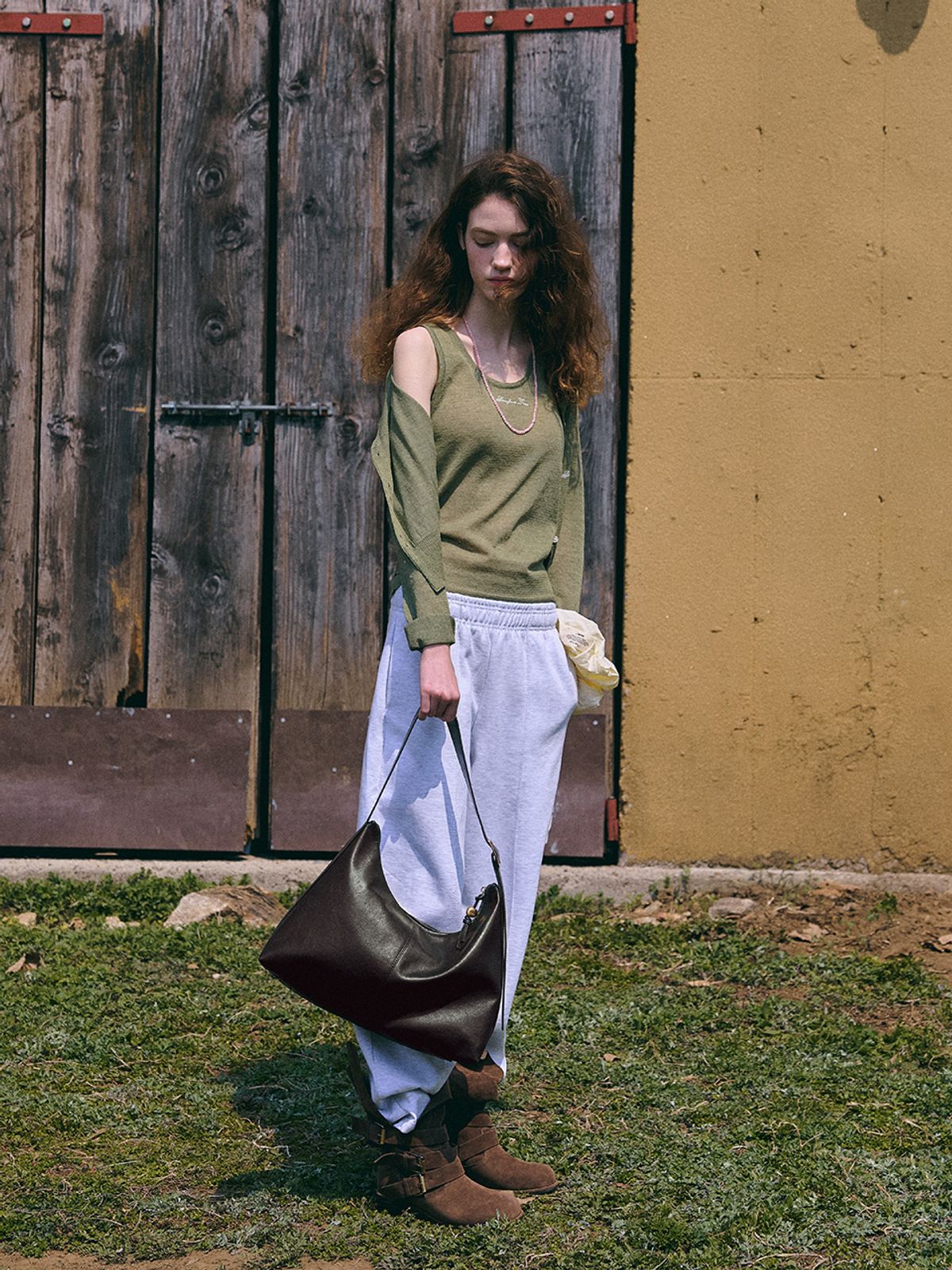 데누(DENU) [아울렛] Jane Buckle Boulder Bag [BROWN]