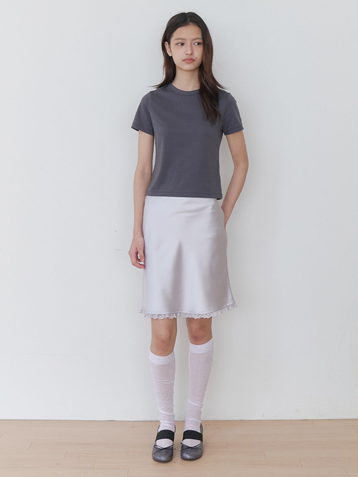 카인더베이비(KINDABABY) satin lace mini skirt - pearl silver