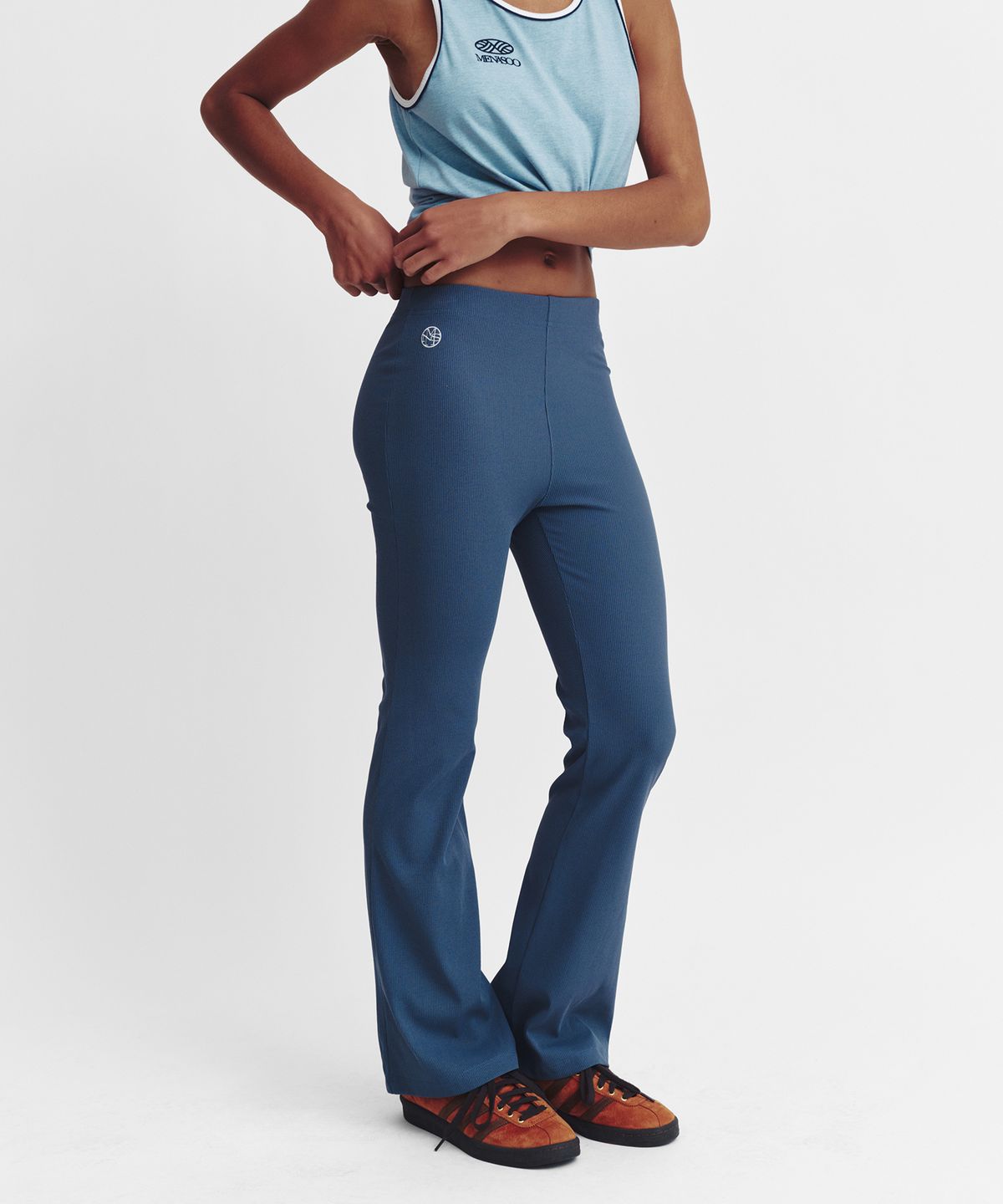 미나수(MENASOO) Move Fit Bootcut Ribbed Pants