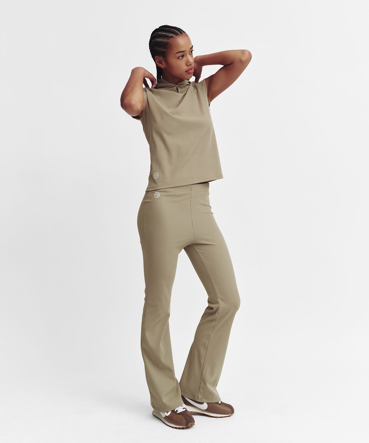미나수(MENASOO) Move Fit Bootcut Ribbed Pants