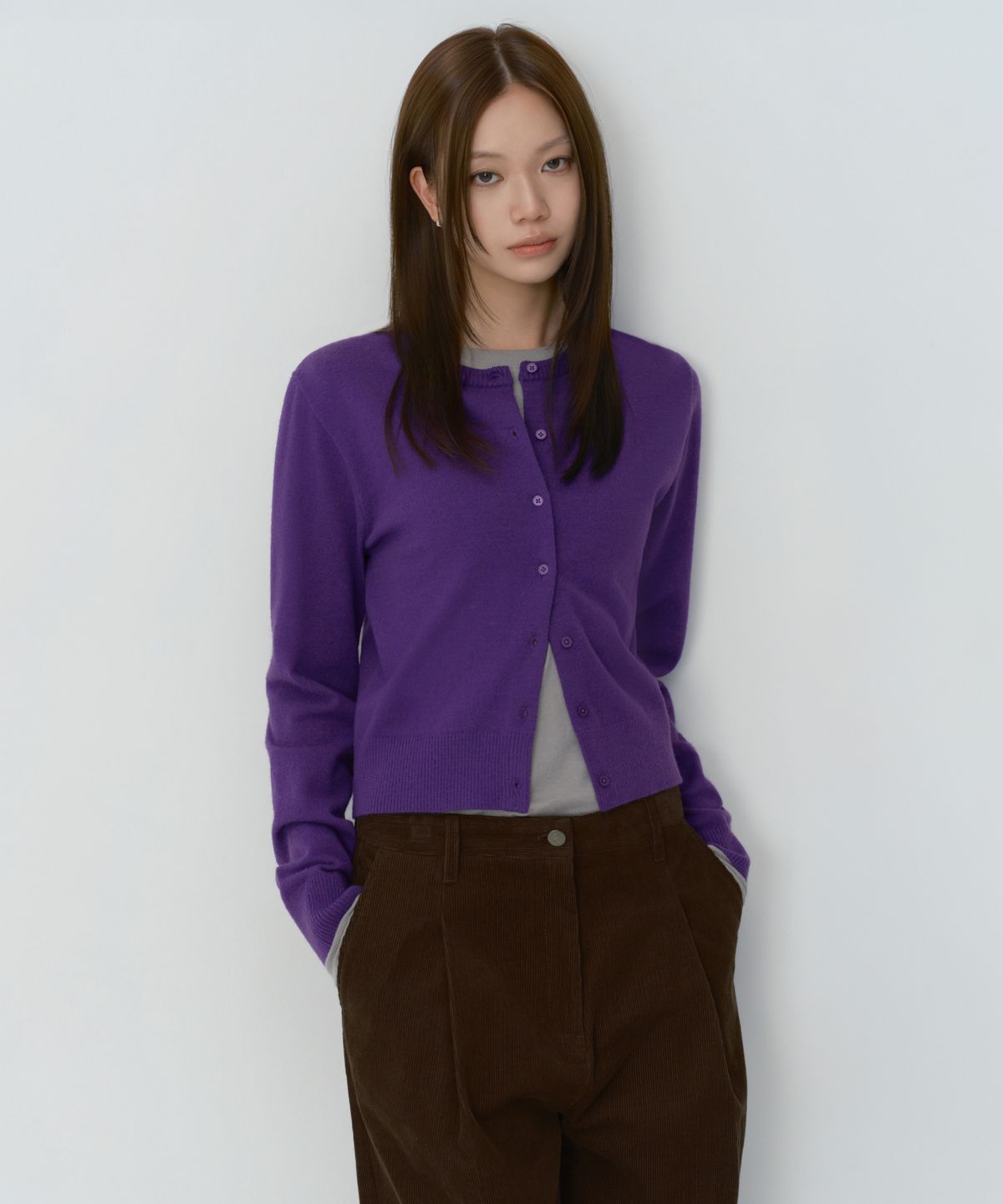 무신사 스탠다드 우먼(MUSINSA STANDARD WOMAN) 우먼즈 에센셜 라운드 넥 가디건 [퍼플]