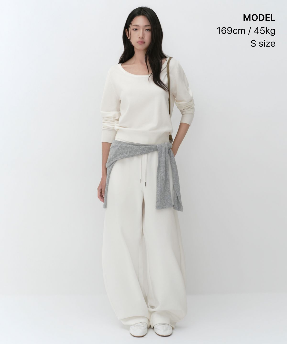 무신사 스탠다드 우먼(MUSINSA STANDARD WOMAN) 우먼즈 에센셜 스쿱 넥 니트 [아이보리]