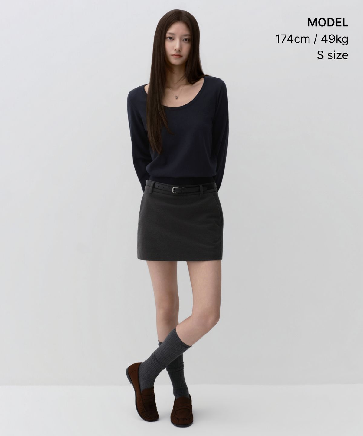 무신사 스탠다드 우먼(MUSINSA STANDARD WOMAN) 우먼즈 에센셜 스쿱 넥 니트 [네이비]