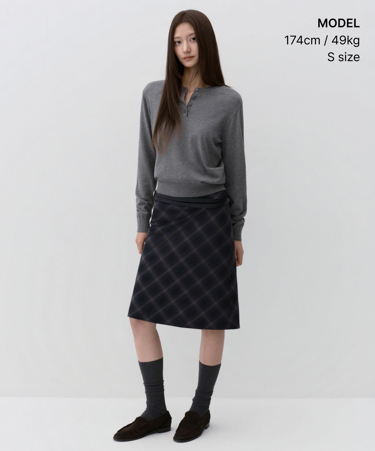 무신사 스탠다드 우먼(MUSINSA STANDARD WOMAN) 우먼즈 에센셜 헨리 넥 니트 [미디엄 그레이]