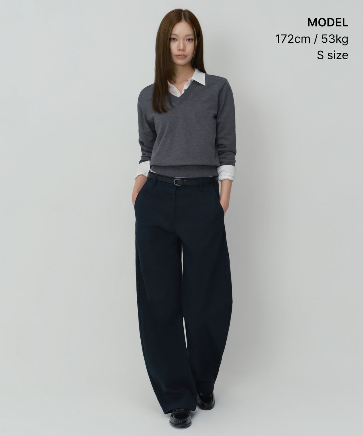 무신사 스탠다드 우먼(MUSINSA STANDARD WOMAN) 우먼즈 에센셜 브이 넥 니트 [차콜 그레이]