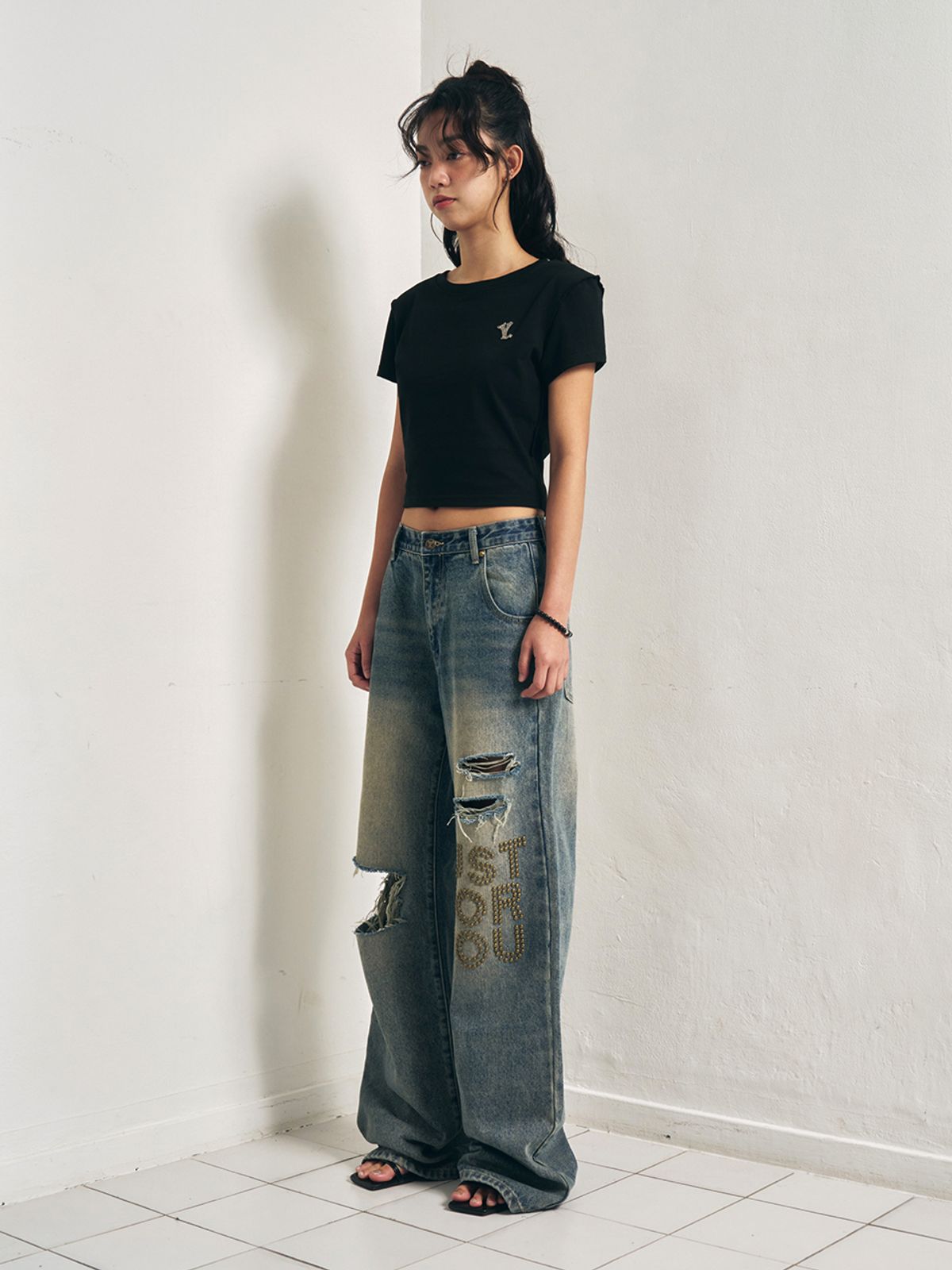 와이이이엘(YEEL) Y. SLIM FIT T-SHIRT BLACK