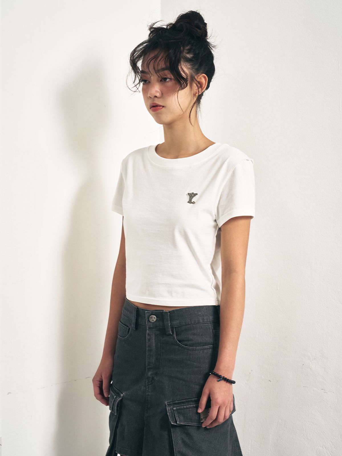와이이이엘(YEEL) Y. SLIM FIT T-SHIRT WHITE