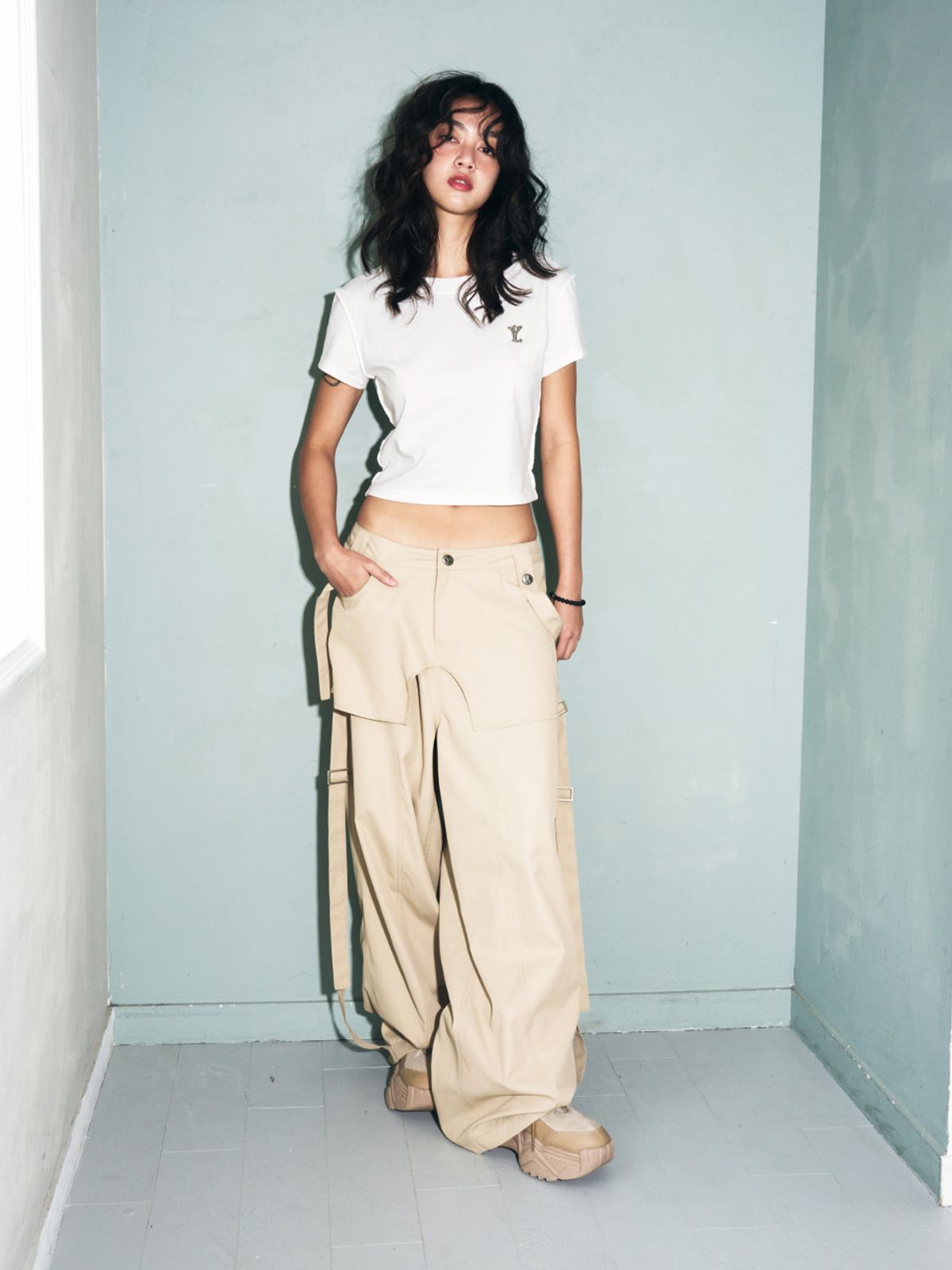 와이이이엘(YEEL) Y. SLIM FIT T-SHIRT WHITE