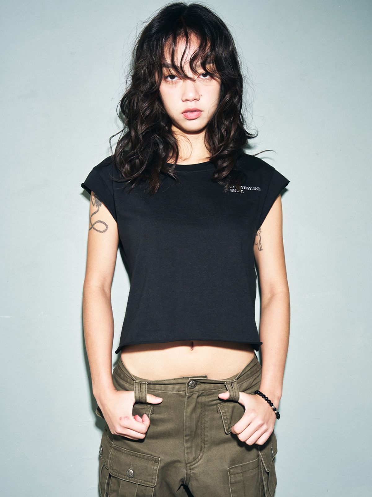 와이이이엘(YEEL) Y. CAP SLEEVE T-SHIRT BLACK