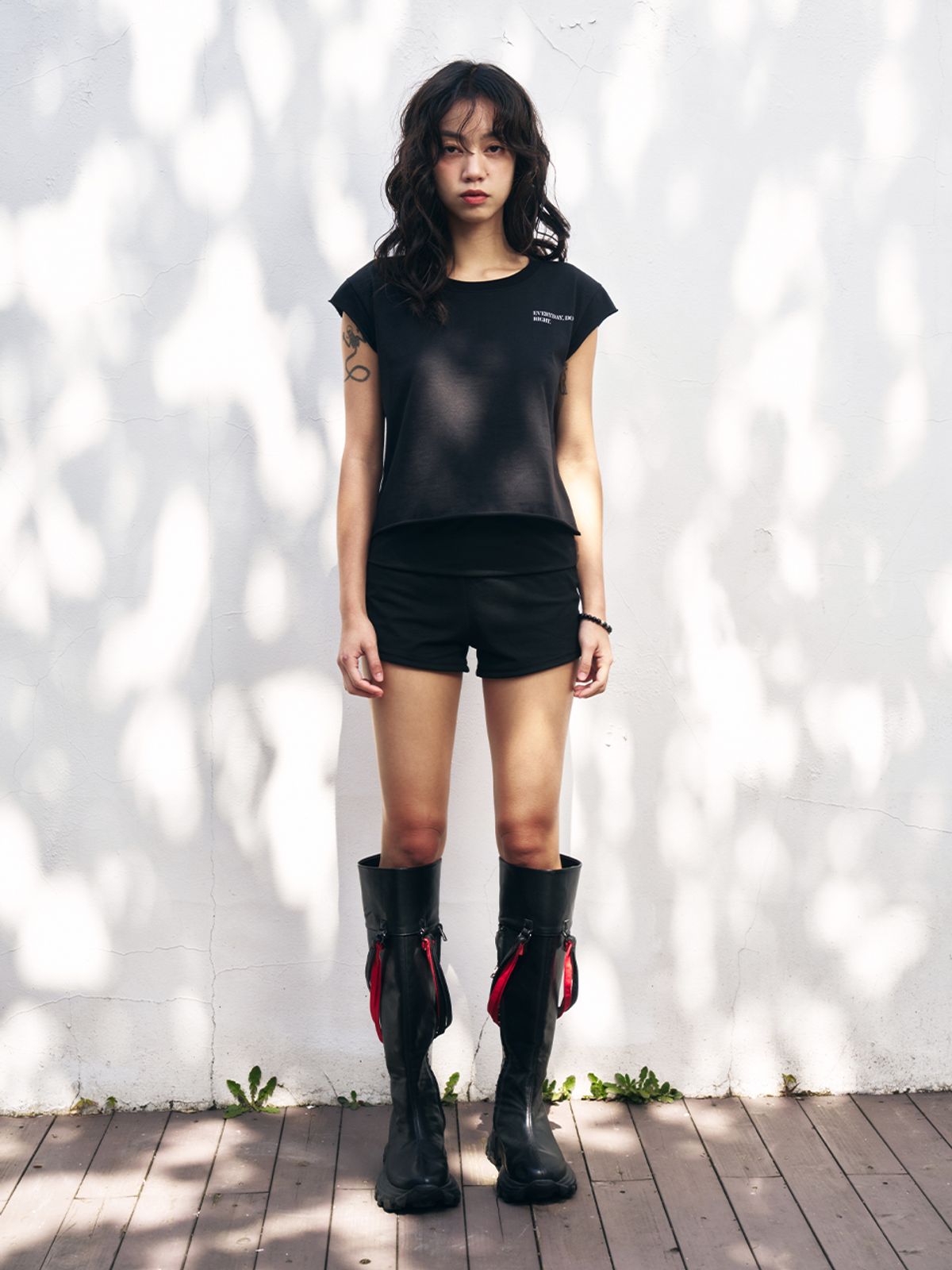 와이이이엘(YEEL) Y. CAP SLEEVE T-SHIRT BLACK