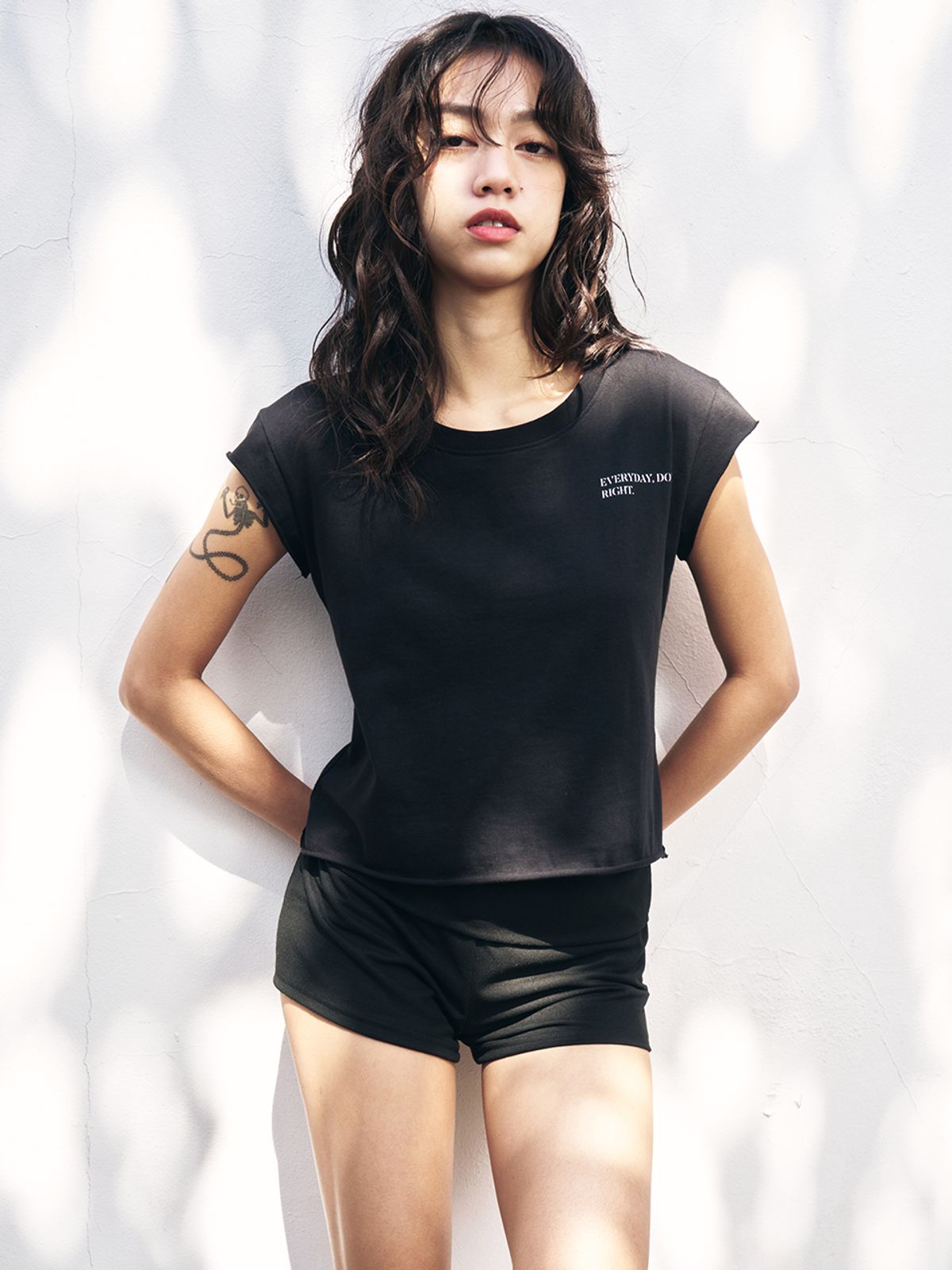 와이이이엘(YEEL) Y. CAP SLEEVE T-SHIRT BLACK