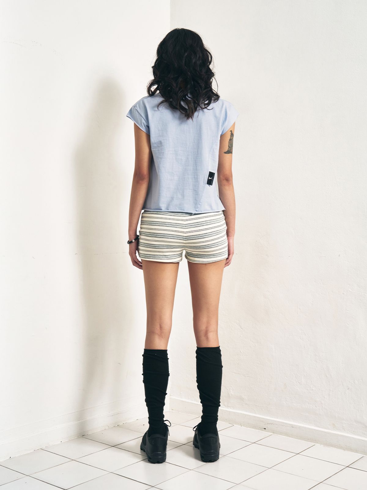 와이이이엘(YEEL) Y. CAP SLEEVE T-SHIRT LIGHT BLUE