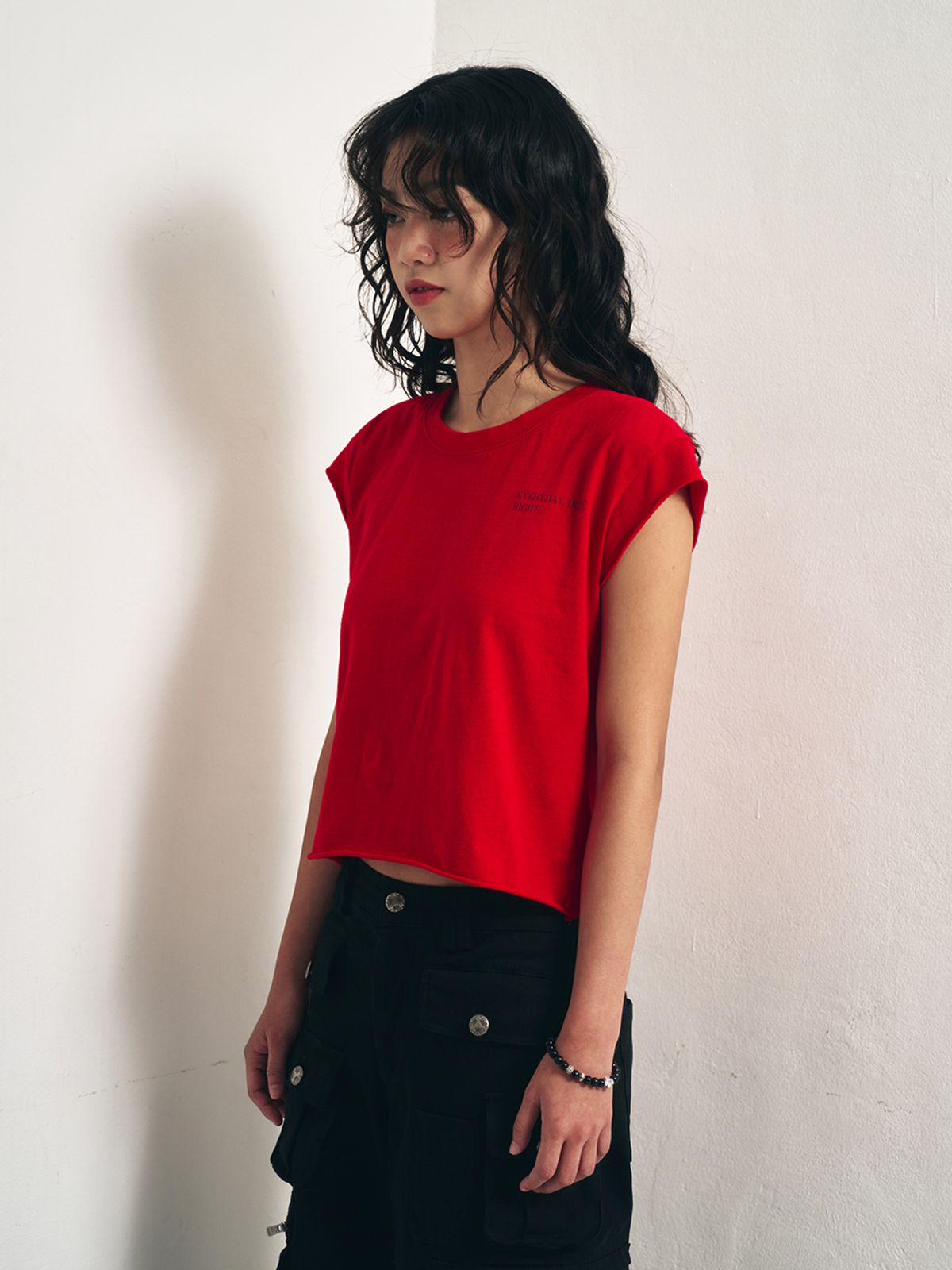 와이이이엘(YEEL) Y. CAP SLEEVE T-SHIRT RED
