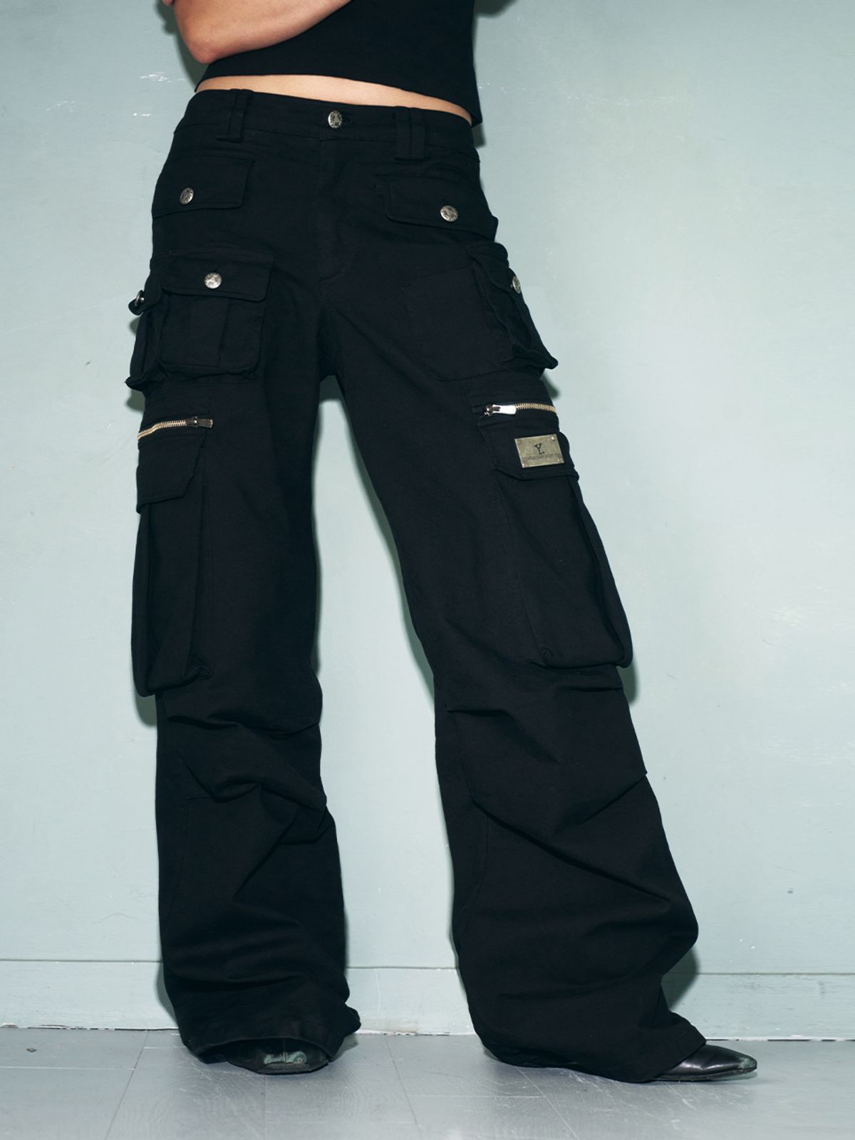 와이이이엘(YEEL) Y. MULTI-POCKET CARGO PANTS BLACK