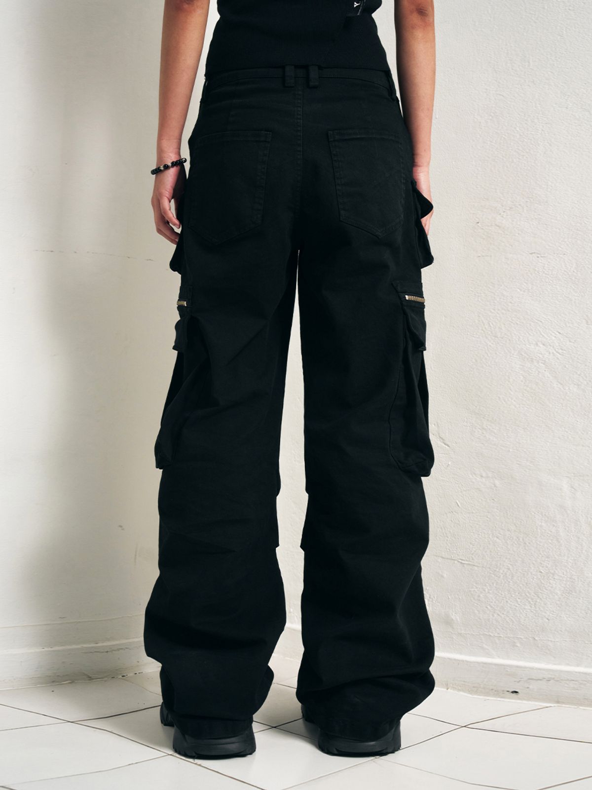 와이이이엘(YEEL) Y. MULTI-POCKET CARGO PANTS BLACK