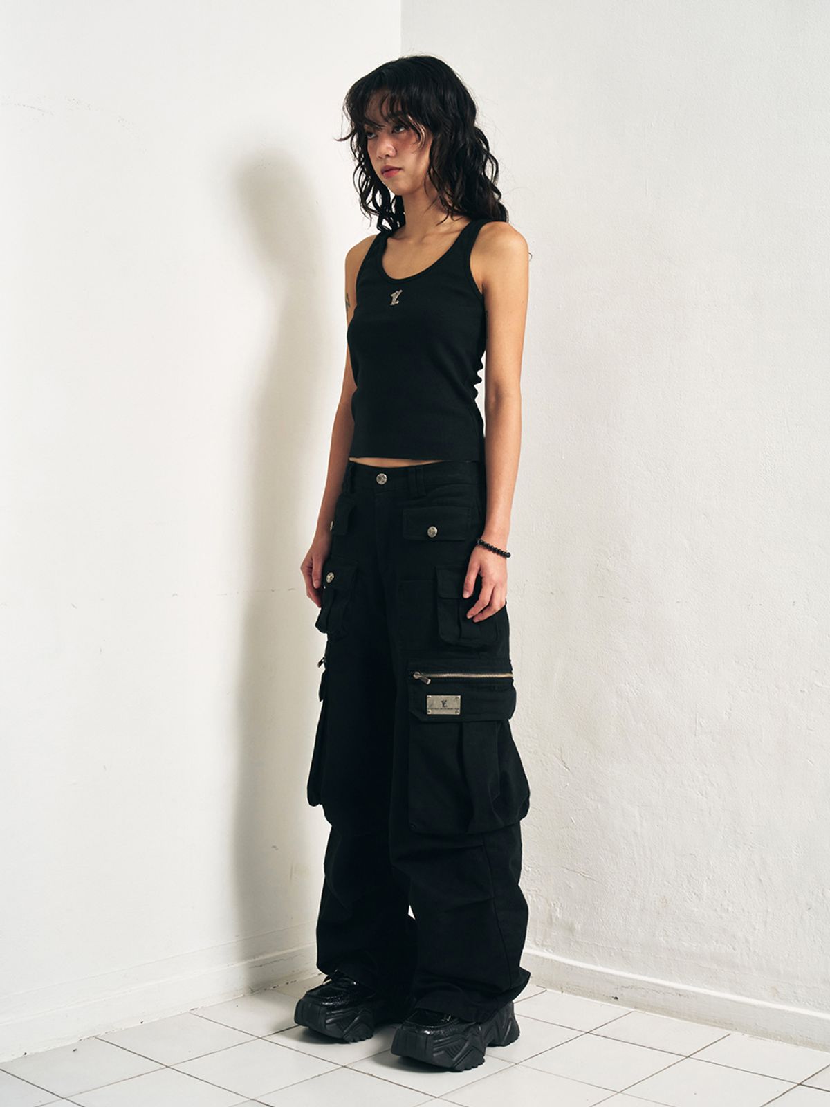 와이이이엘(YEEL) Y. MULTI-POCKET CARGO PANTS BLACK